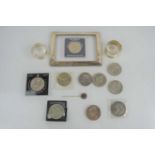 A group of coins, mostly commemorative crowns, comprising three Queen Elizabeth The Queen Mother