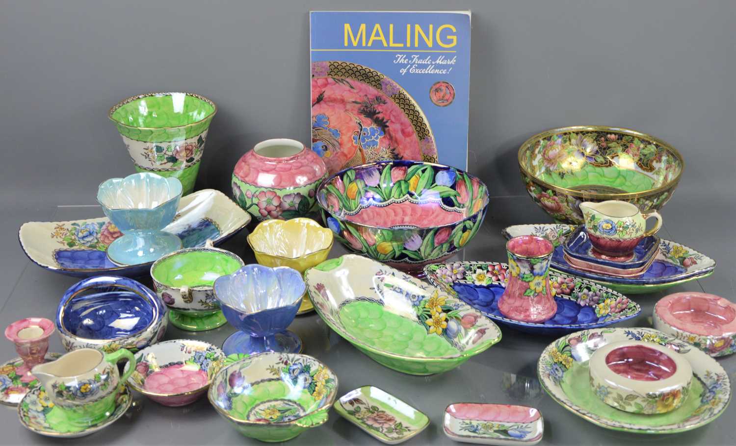 A large group of Mailing ware to include vases, dishes, bowls, ashtray and other items in various