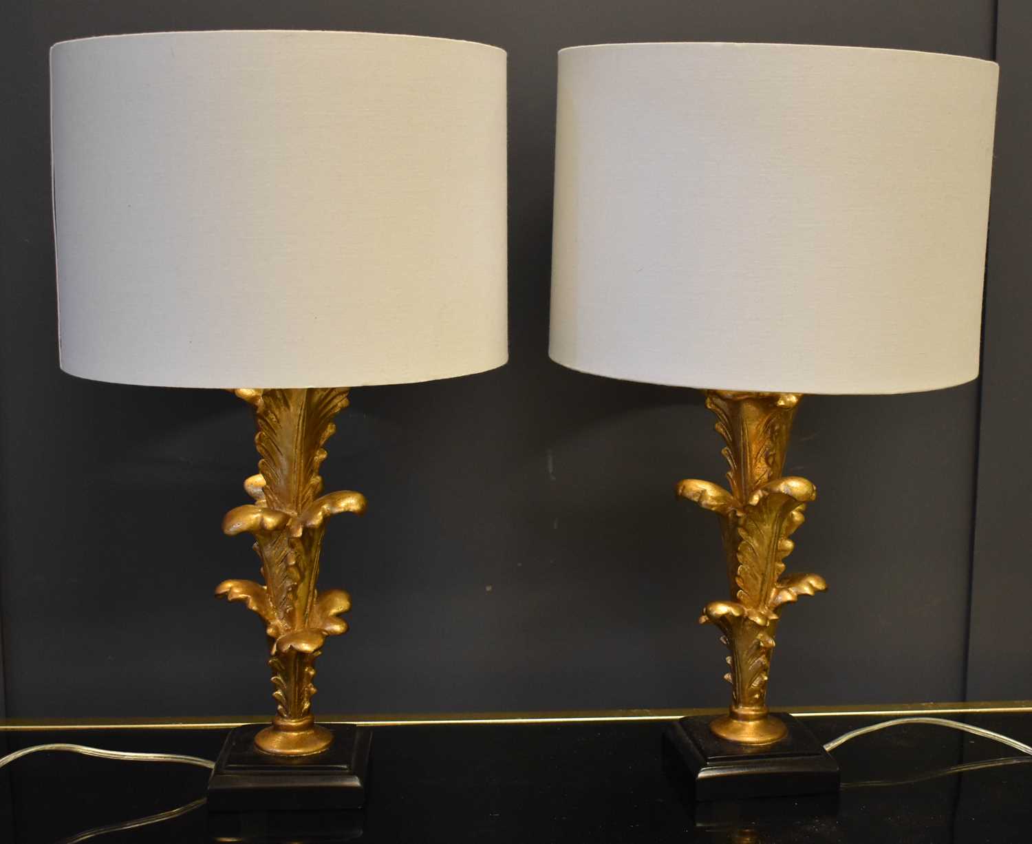 A pair of modern table lamps in the form of leafy sprays with gold lined shades57cm high - Bild 2 aus 3