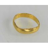 An 18ct gold ring, 2.2g, a/f
