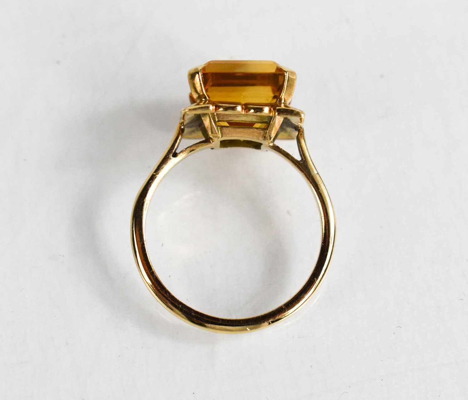 A 9ct gold and emerald cut citrine dress ring, size R, stone of strong slightly bronze colour 9.1 by - Bild 3 aus 4