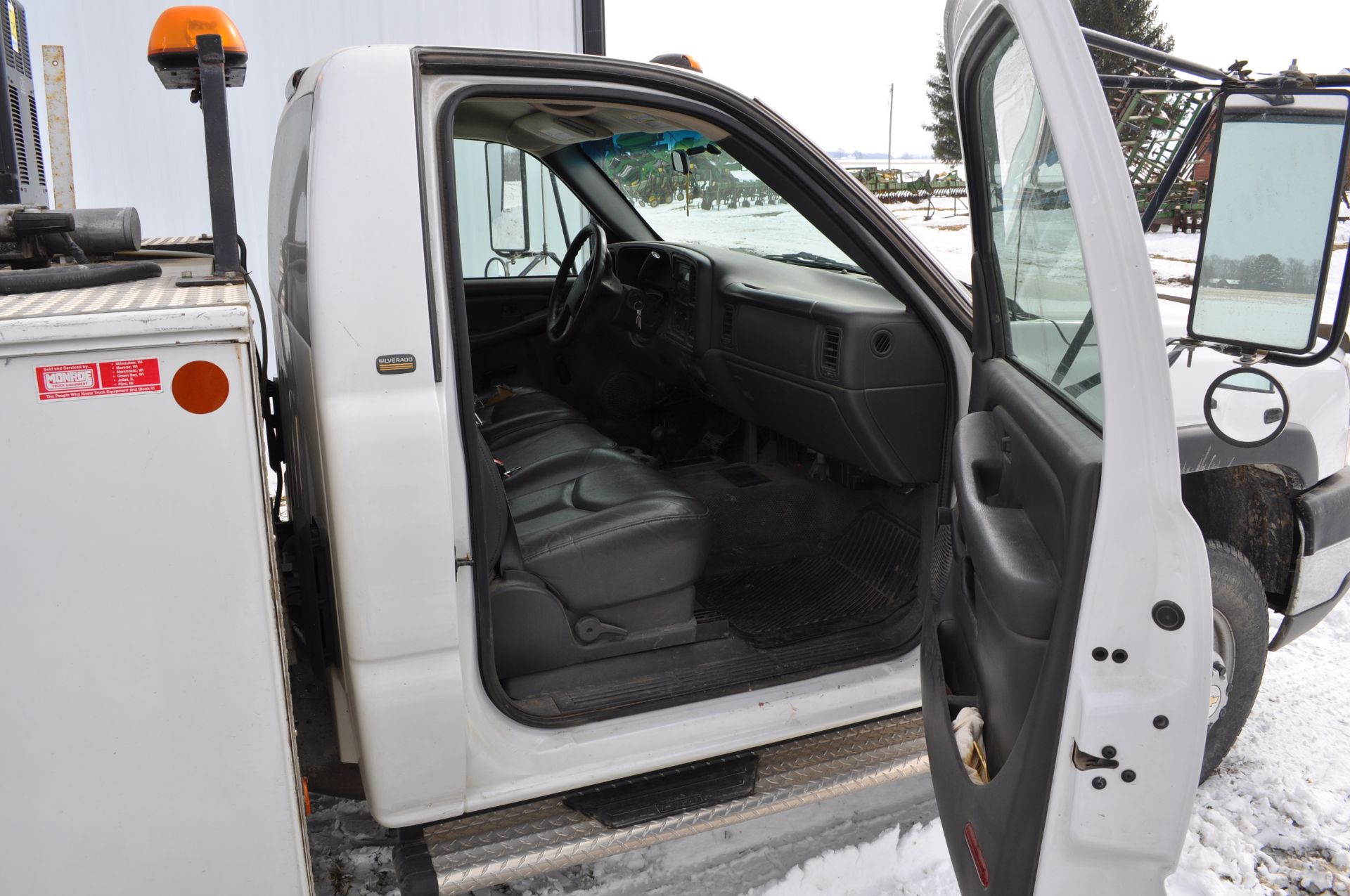 2003 Chevy 3500 service truck, standard cab, V-8 gas, automatic, 4x4, DRW, 42,206 miles, 9’ Stahl - Image 26 of 48