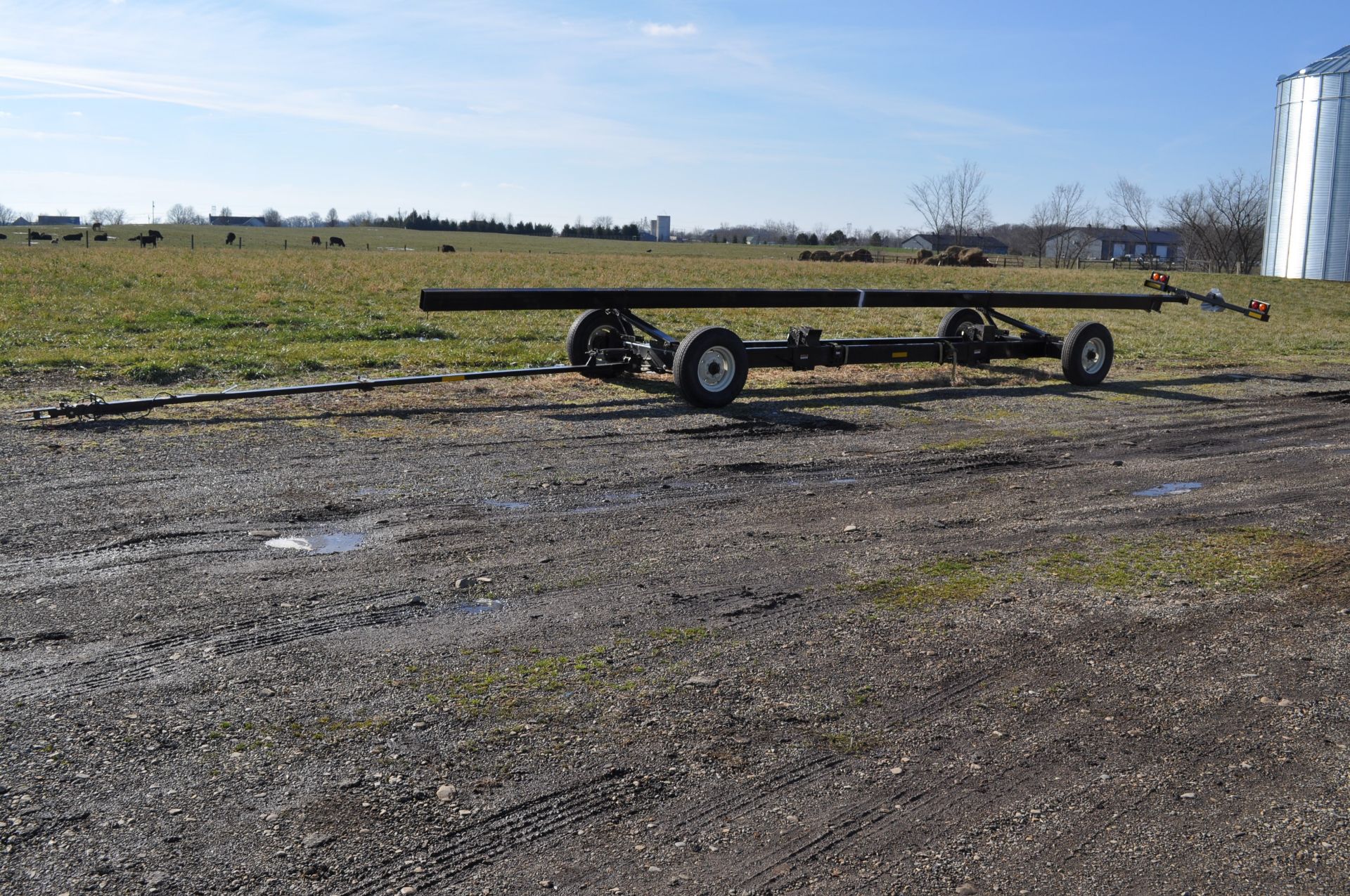 40’ J&M 1082 header cart, 235/85R16 tires, lights, folding tongue, SN 4018 - Image 5 of 15