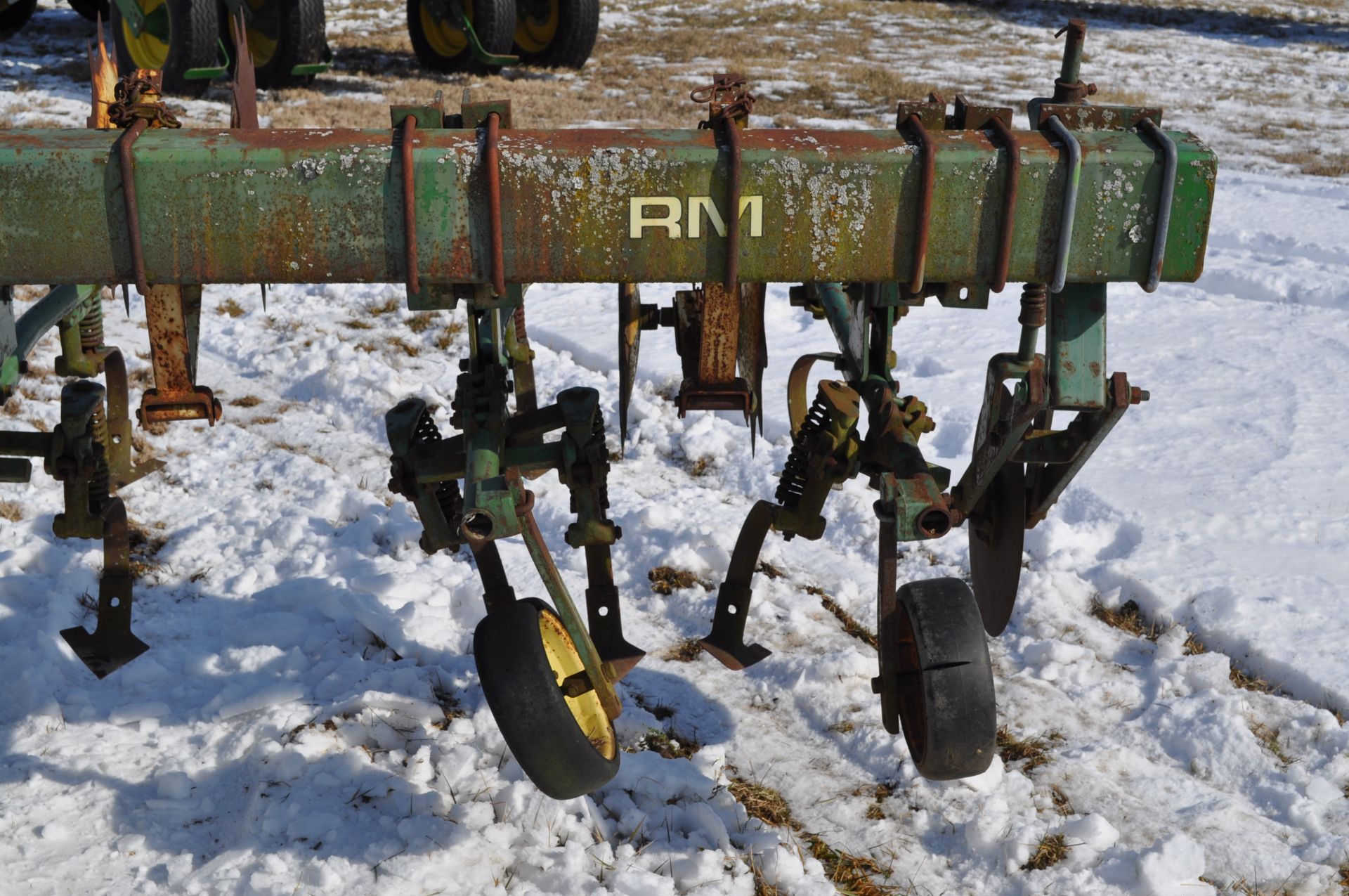 16 row x 30” John Deere row crop cultivator, 3pt, end transport - Image 14 of 14