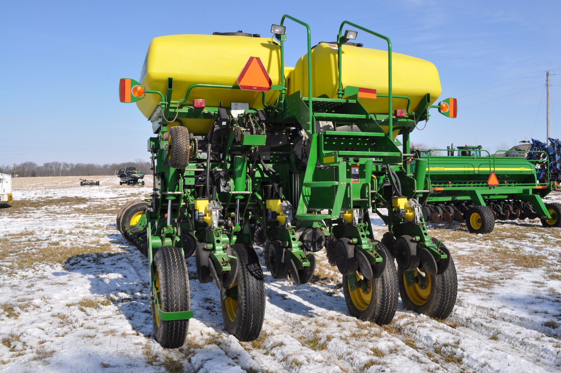 John Deere 1770 NT 24 row 30” planter, front fold, CCS, Refuge Plus tank, markers, no-till coulters, - Image 3 of 25