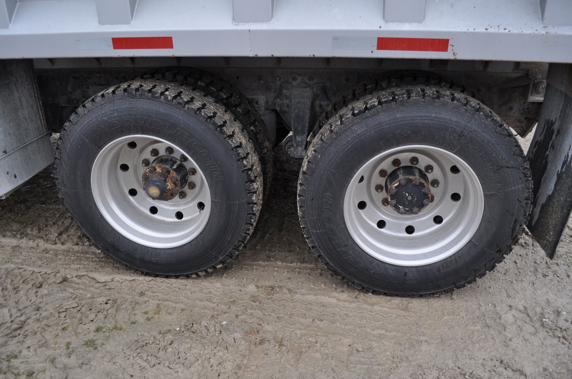 1991 Freightliner FLD dump truck, Cummins 855 Formula 350 engine, Eaton Performance 9 spd, 16’ Pro - Image 18 of 38