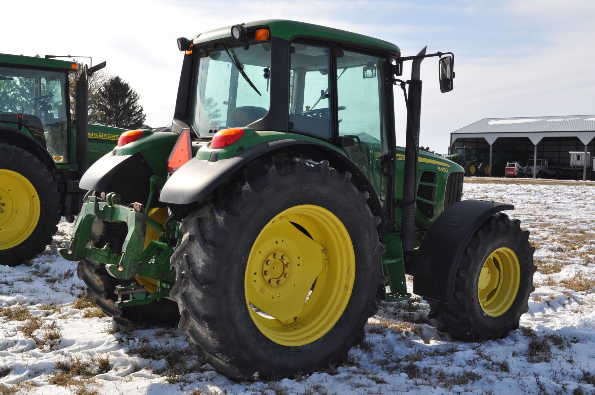 John Deere 6430 tractor, MFWD, C/H/A, 6x4 trans, 460/85R38 rear, 420/85R24 front, front fenders, - Image 4 of 36