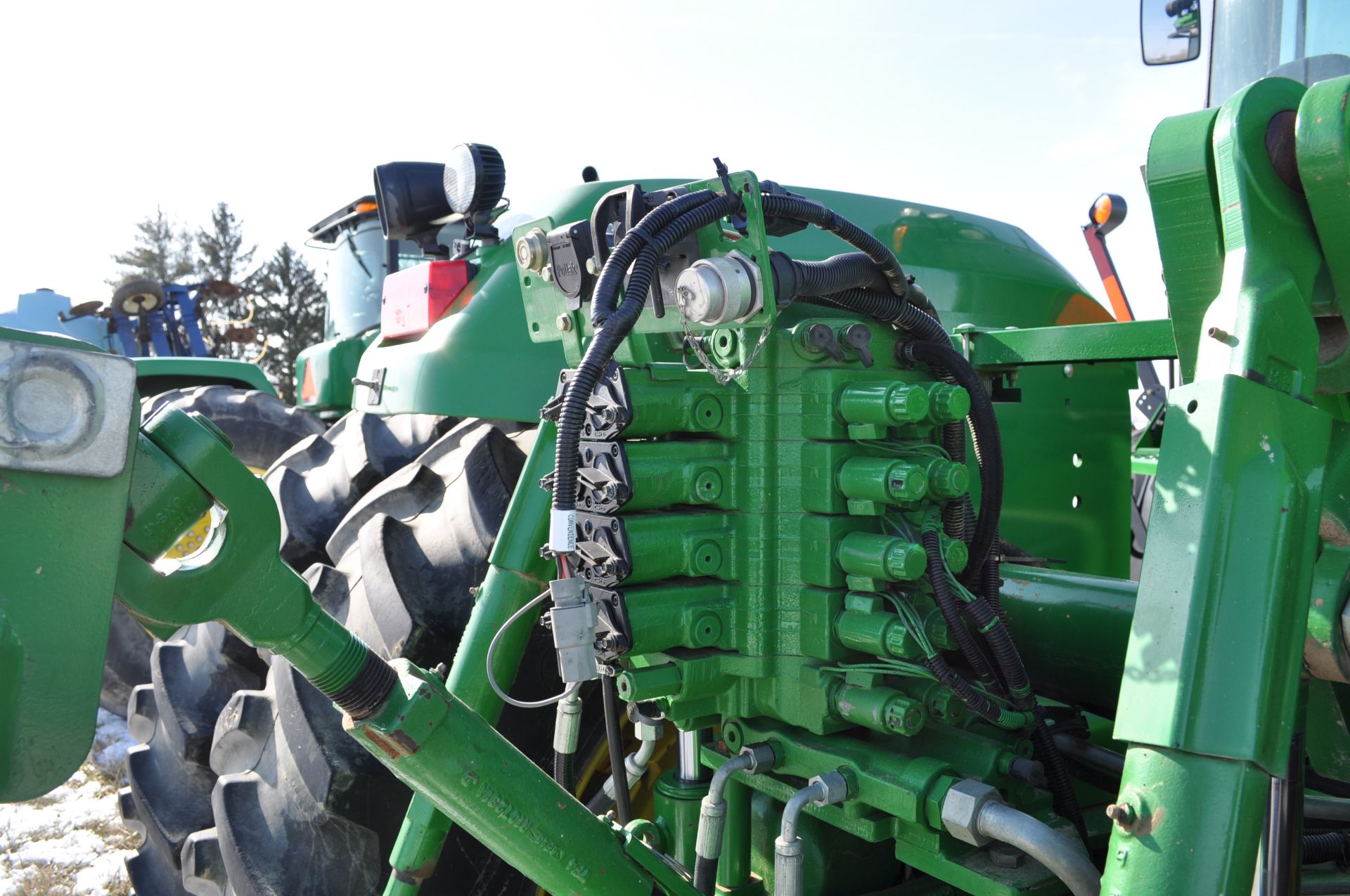 John Deere 9220 tractor, 4WD, 520/85R42 duals, power shift, rear wheel wts, 4 hyd remotes, 3pt, - Image 15 of 35