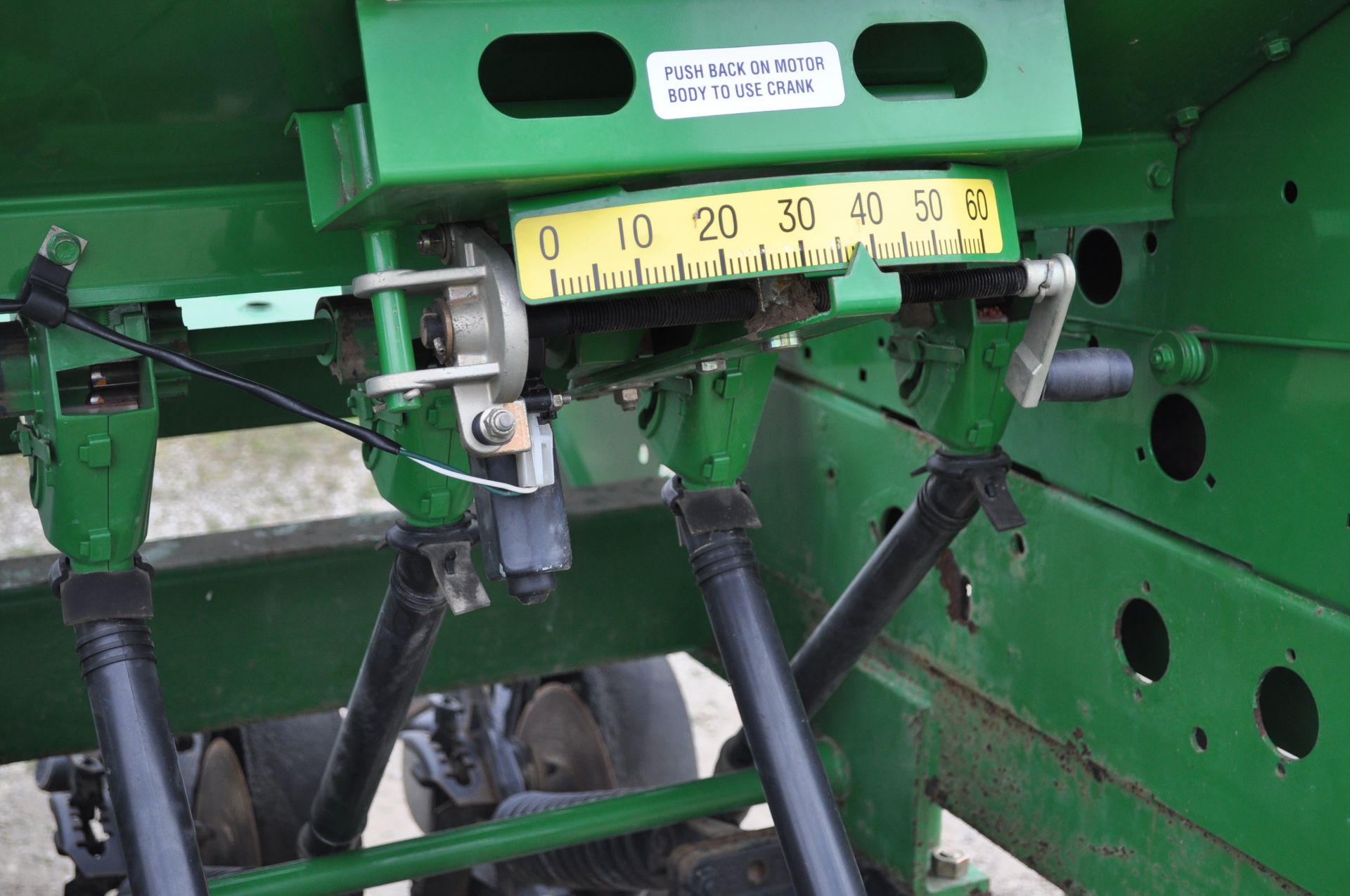 15’ John Deere 1590 grain drill, front dolly wheel, 7 ½” spacing, markers, lights, electric adjust - Image 15 of 21