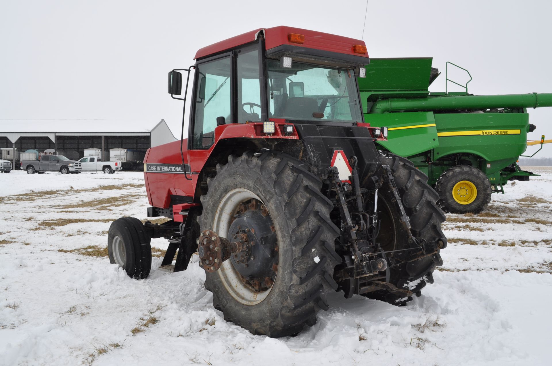 Case IH 7120 tractor, 2WD, power shift, 18.4 R 42 tires, 540/1000 PTO, 3 hyd remotes, 3 pt, shows - Image 5 of 37