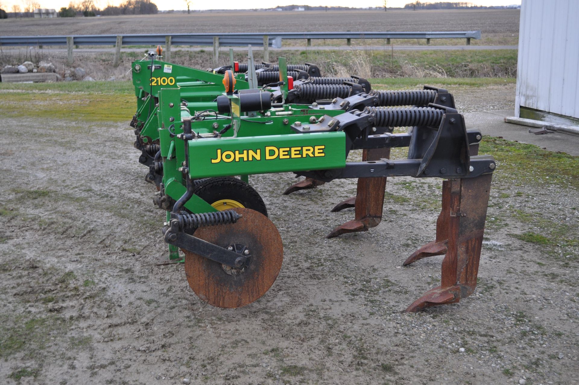 7-shank John Deere 2100 inline ripper, 3pt, leading coulters, shin guards, depth wheels, lights, - Image 3 of 16