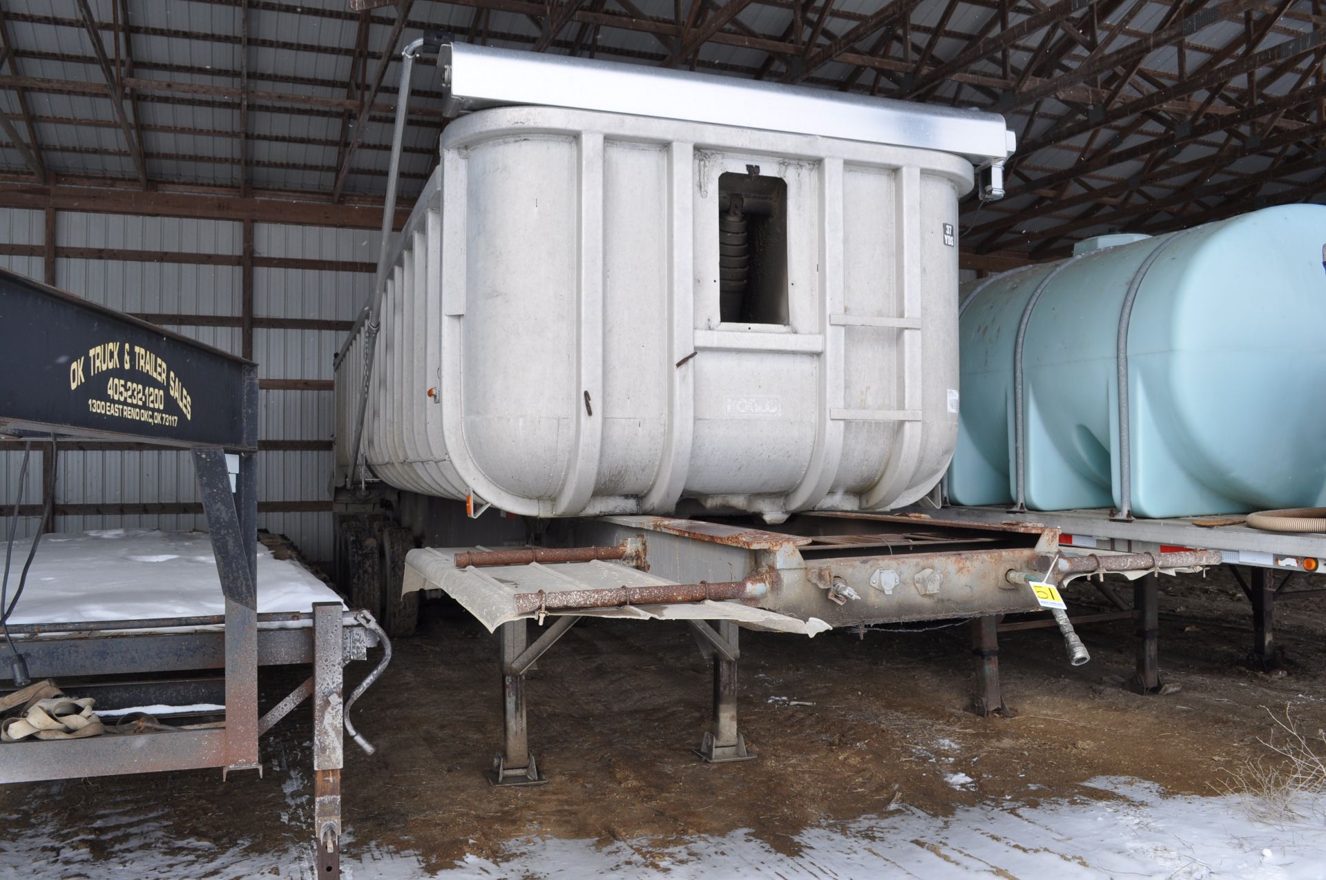 30’ Hobbs frame dump trailer, steel frame, alum dump, tri axle, 11R22.5 tires, tarp, coal chute,