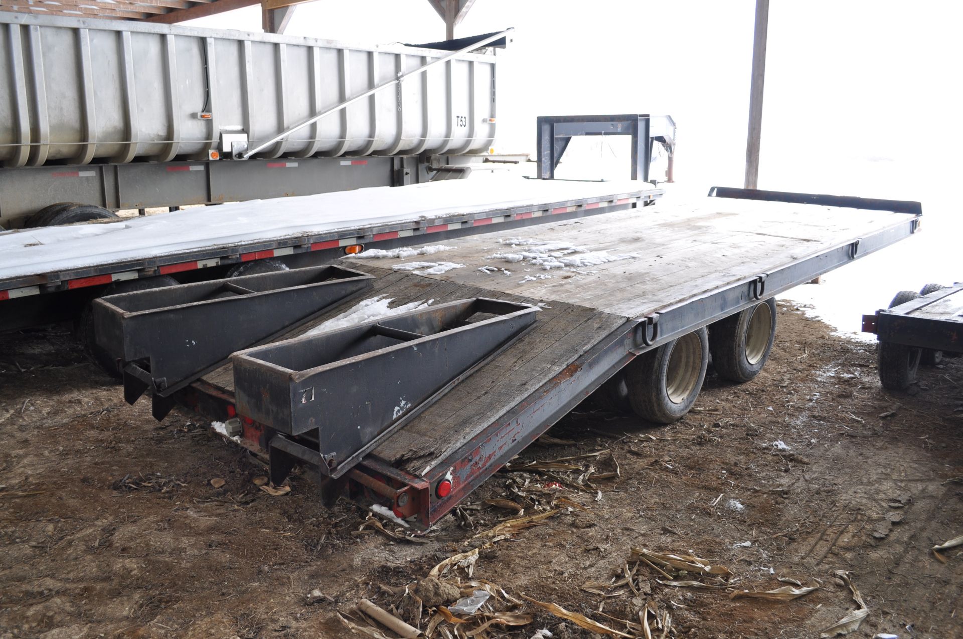 1993 19’ + 4’ Econoline 10 ton pintle hitch trailer, tandem axle, duals, rear ramps, new treated - Image 3 of 14