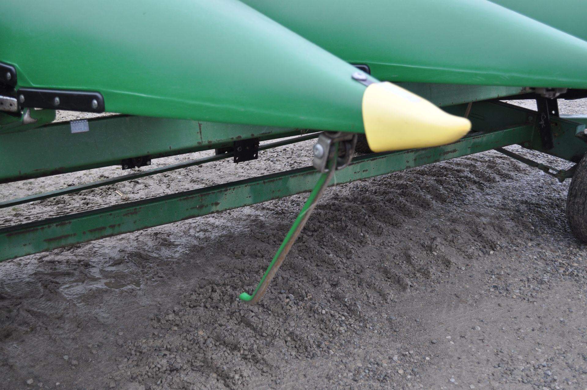 John Deere 612C corn head, height sensors, row sense, knife rolls, (2) NDY stalk stompers, SN - Image 25 of 27