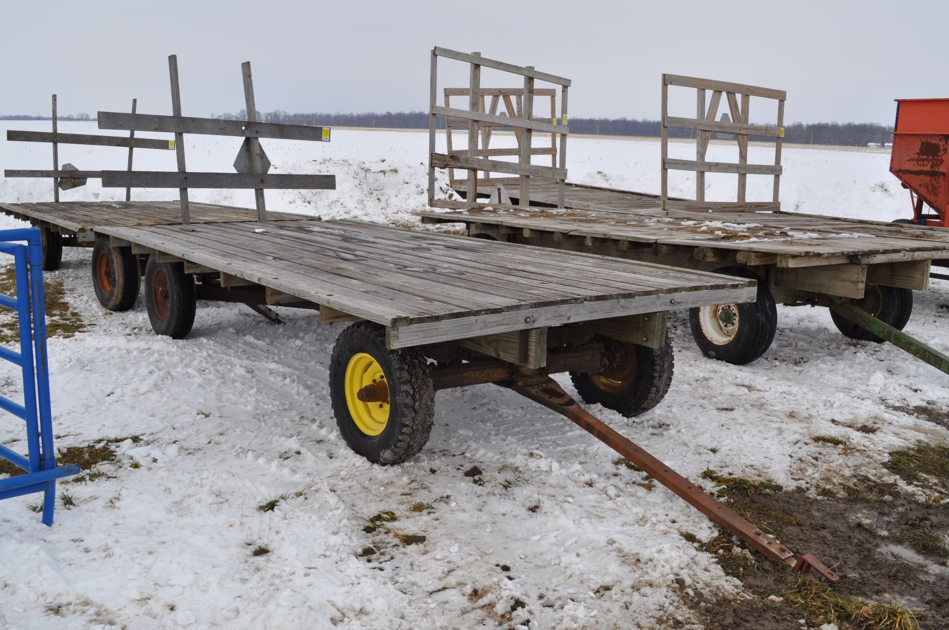 16’ flat rack hay wagon, rear standard - Image 2 of 11