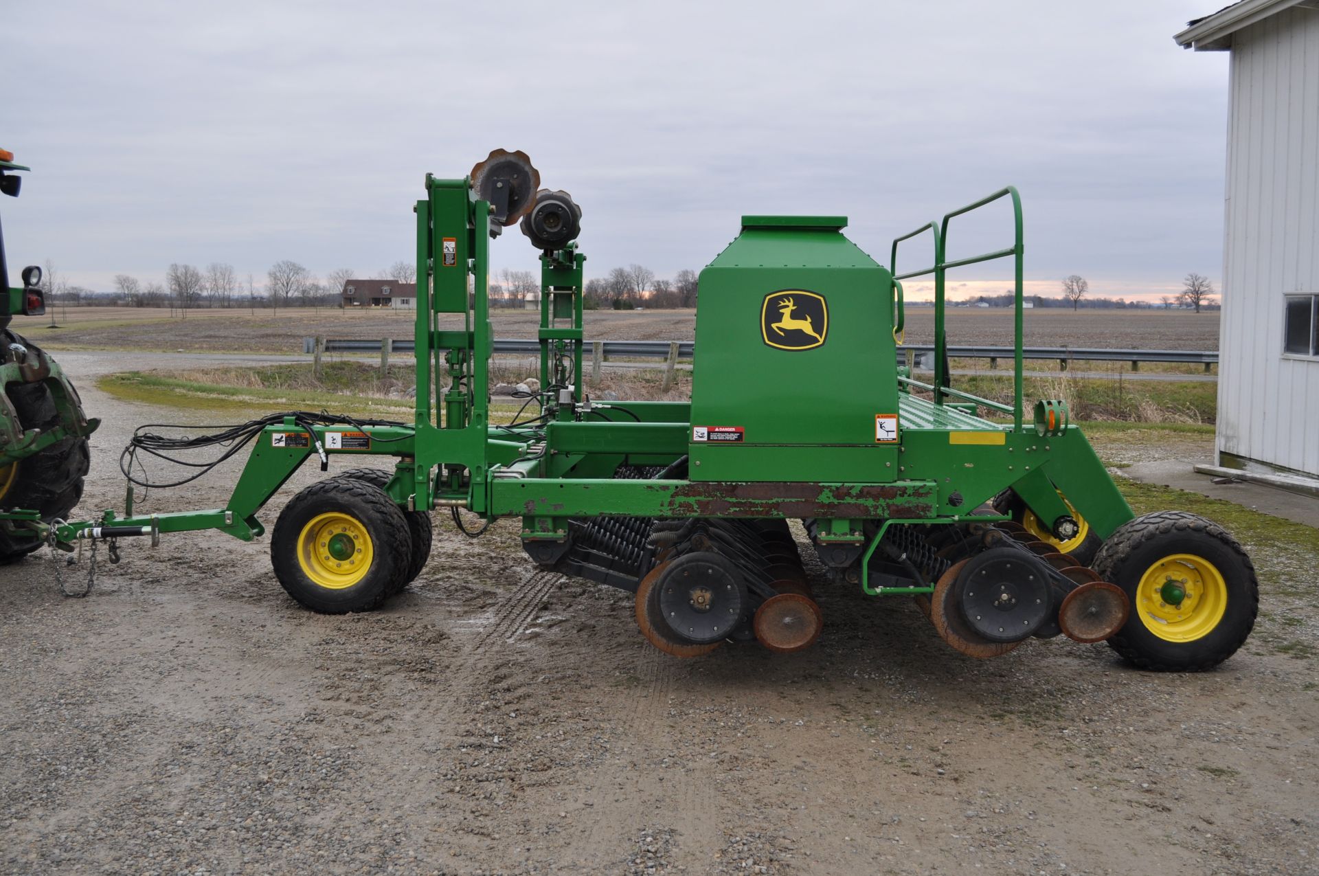 15’ John Deere 1590 grain drill, front dolly wheel, 7 ½” spacing, markers, lights, electric adjust - Image 6 of 21