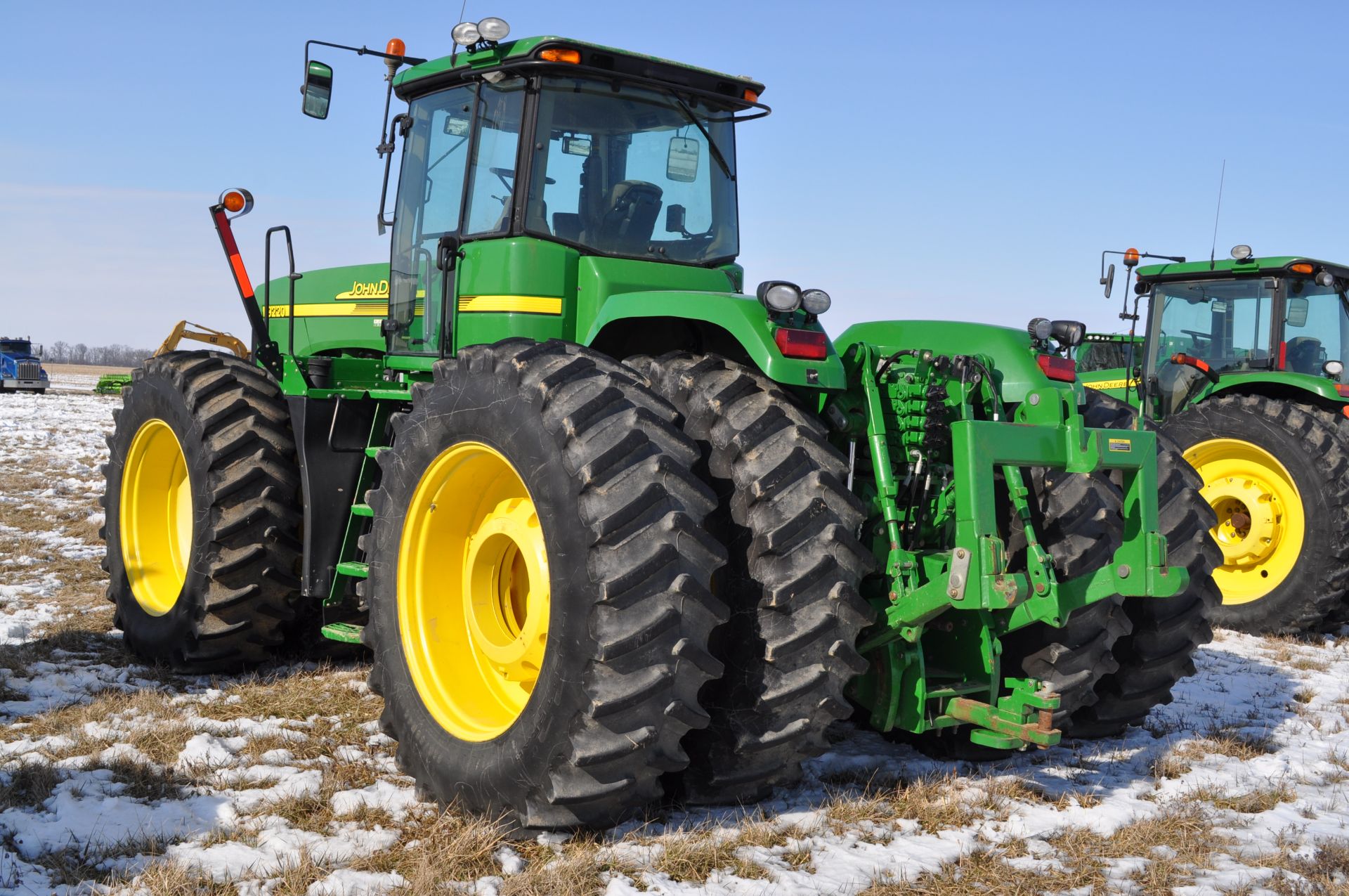 John Deere 9220 tractor, 4WD, 520/85R42 duals, power shift, rear wheel wts, 4 hyd remotes, 3pt, - Image 2 of 35