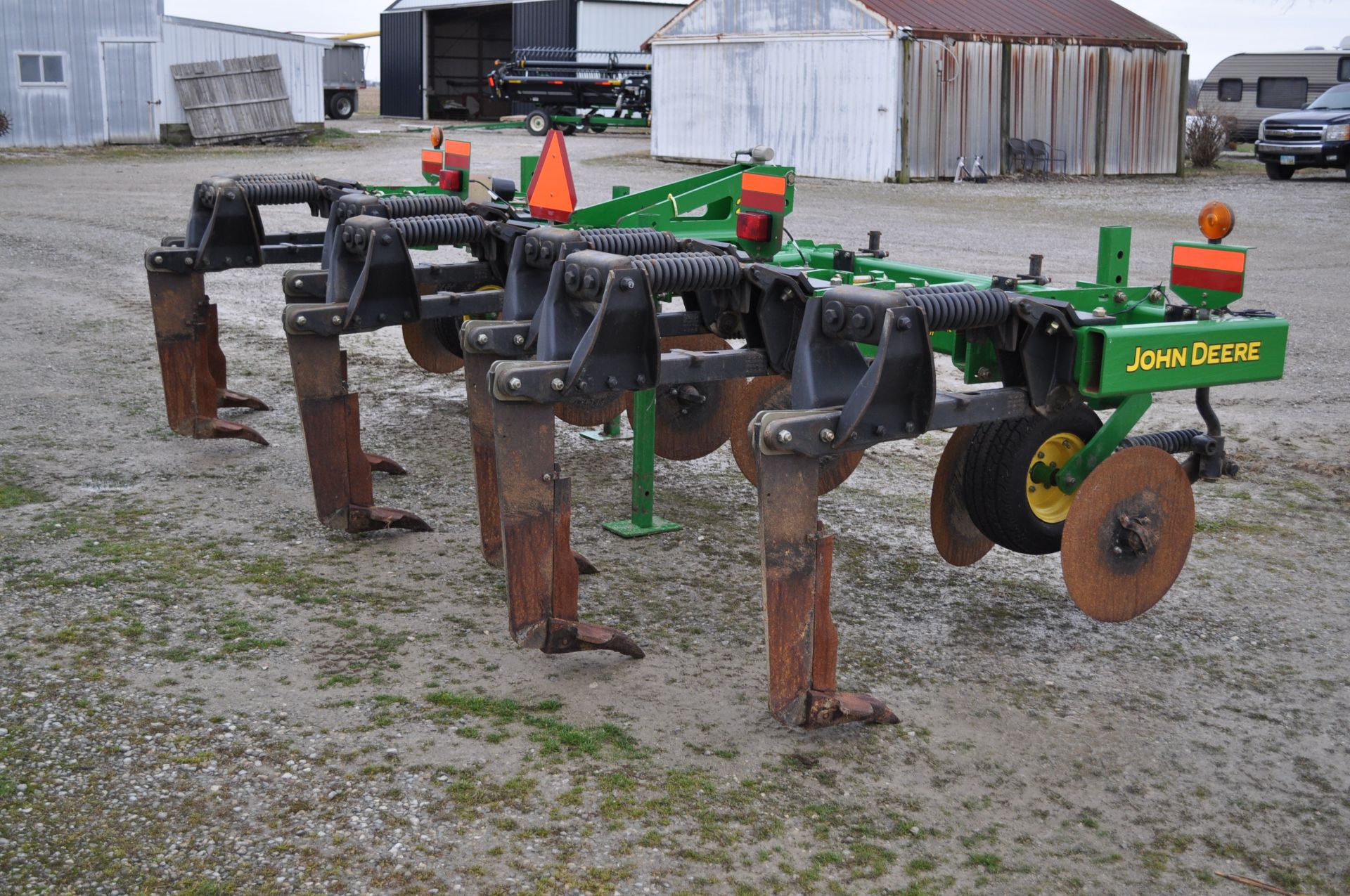 7-shank John Deere 2100 inline ripper, 3pt, leading coulters, shin guards, depth wheels, lights, - Image 6 of 16