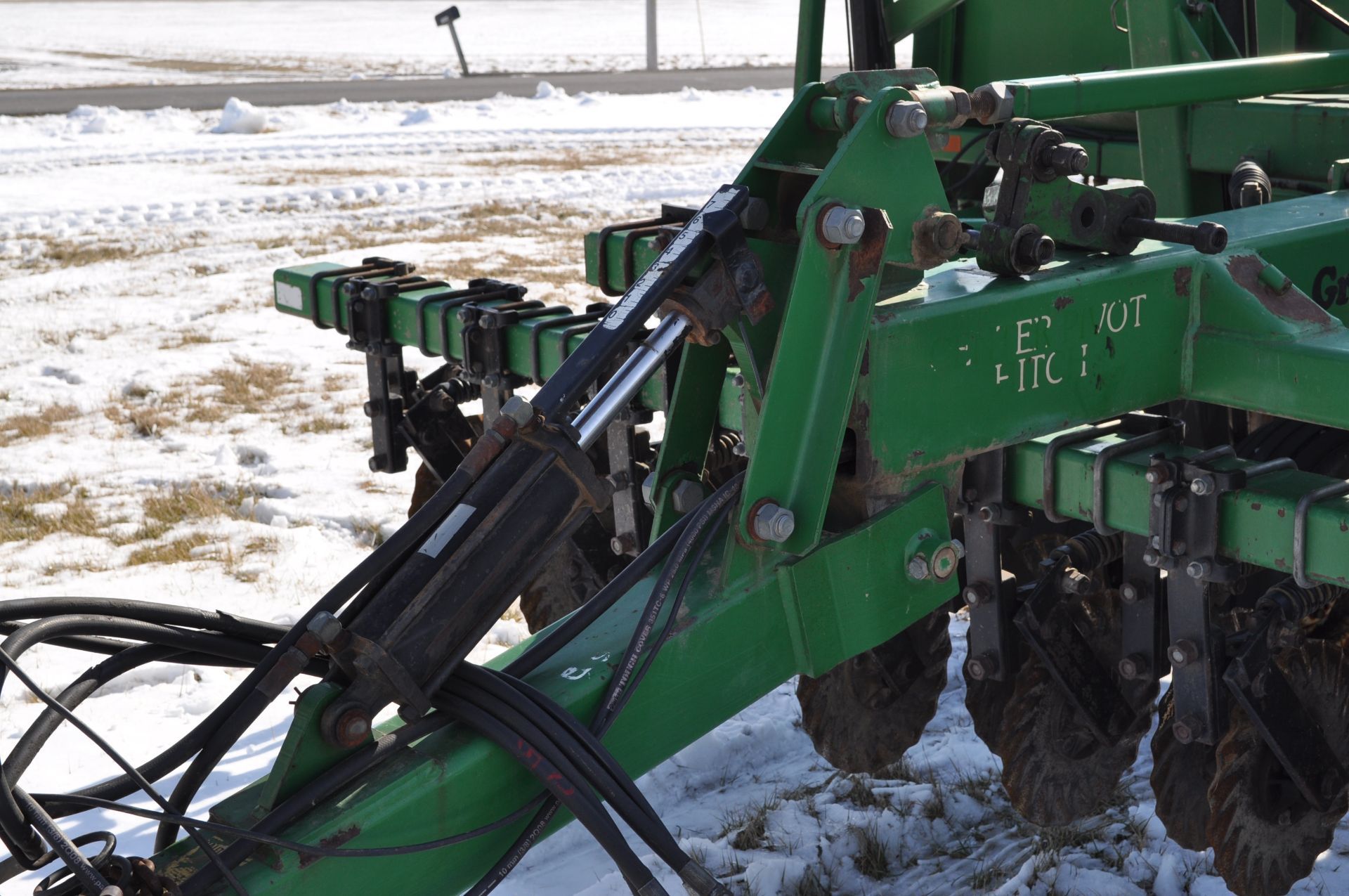 15’ Great Plains no-till drill, 7.5” spacing, Keeton seed firmers, markers, ground drive, population - Image 7 of 22