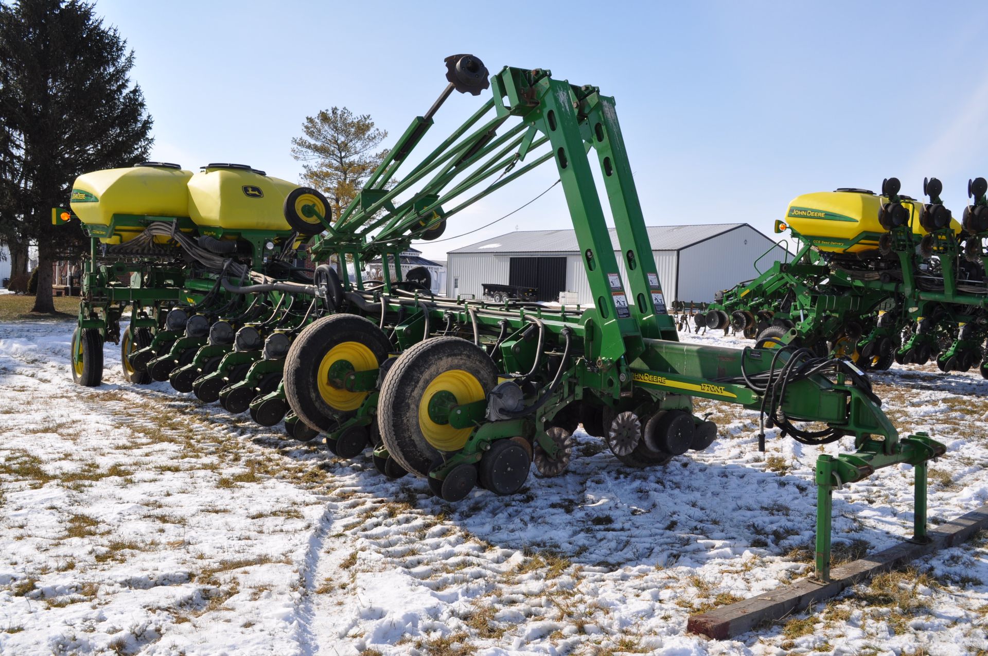 John Deere 1770 NT 24 row 30” planter, front fold, CCS, Refuge Plus tank, markers, no-till coulters, - Image 5 of 25