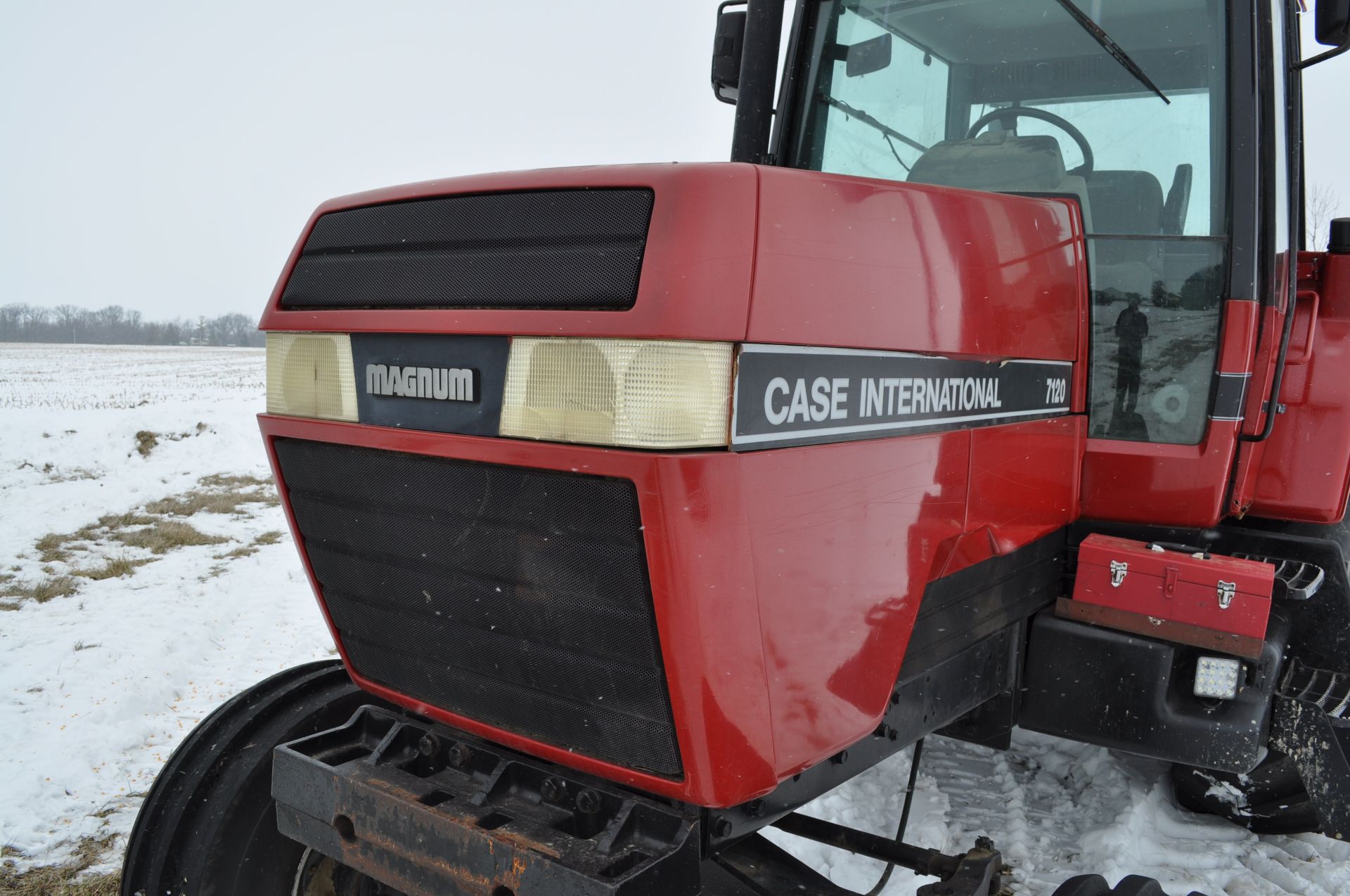 Case IH 7120 tractor, 2WD, power shift, 18.4 R 42 tires, 540/1000 PTO, 3 hyd remotes, 3 pt, shows - Image 16 of 37