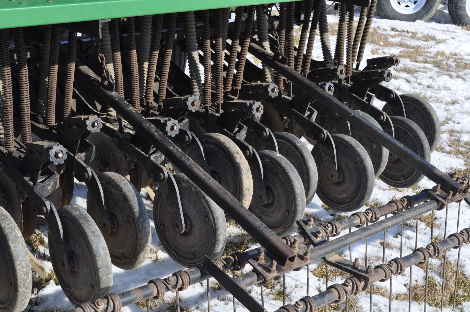 15’ Great Plains no-till drill, 7.5” spacing, Keeton seed firmers, markers, ground drive, population - Image 18 of 22