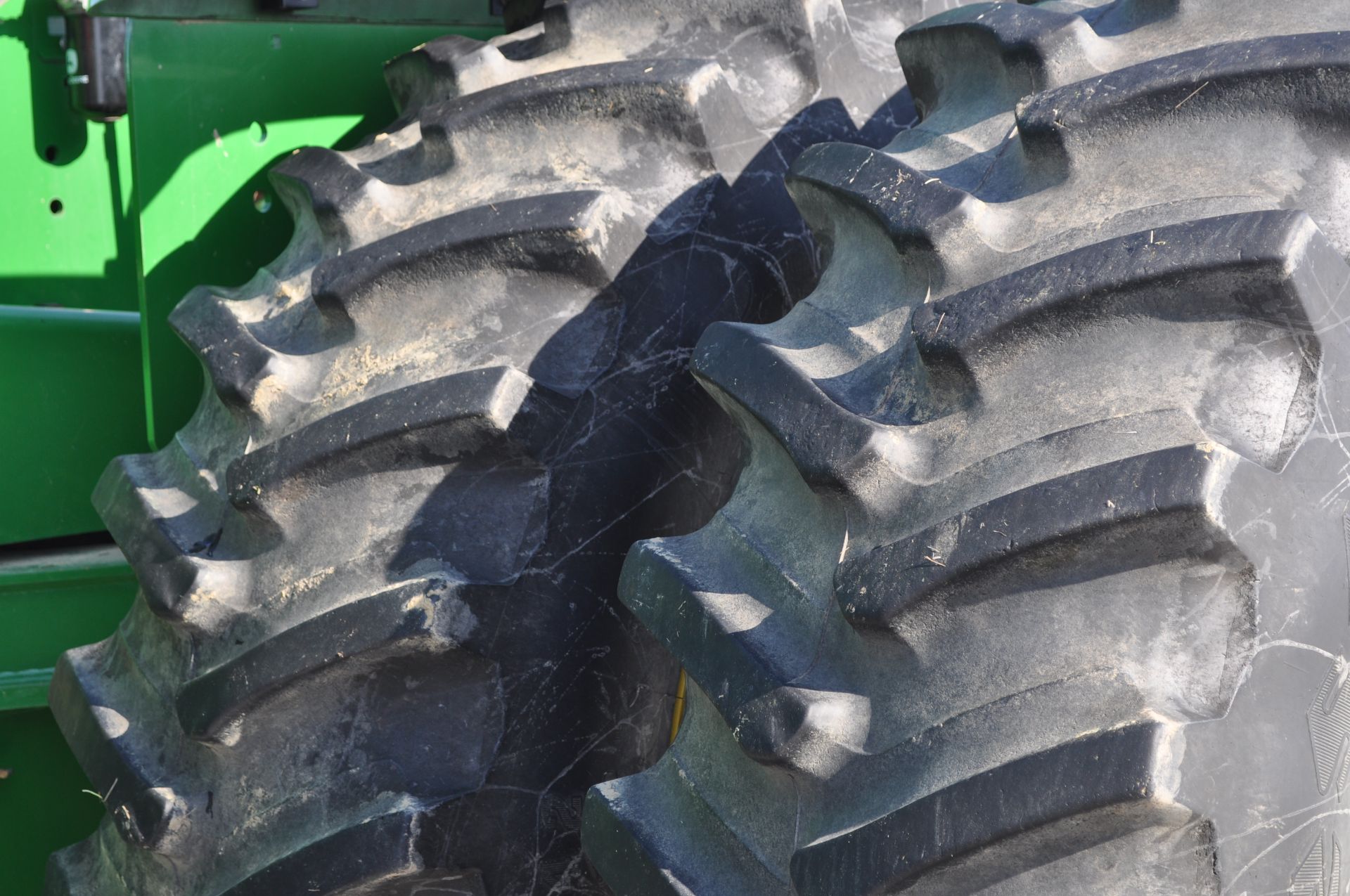 John Deere 9220 tractor, 4WD, 520/85R42 duals, power shift, rear wheel wts, 4 hyd remotes, 3pt, - Image 7 of 35