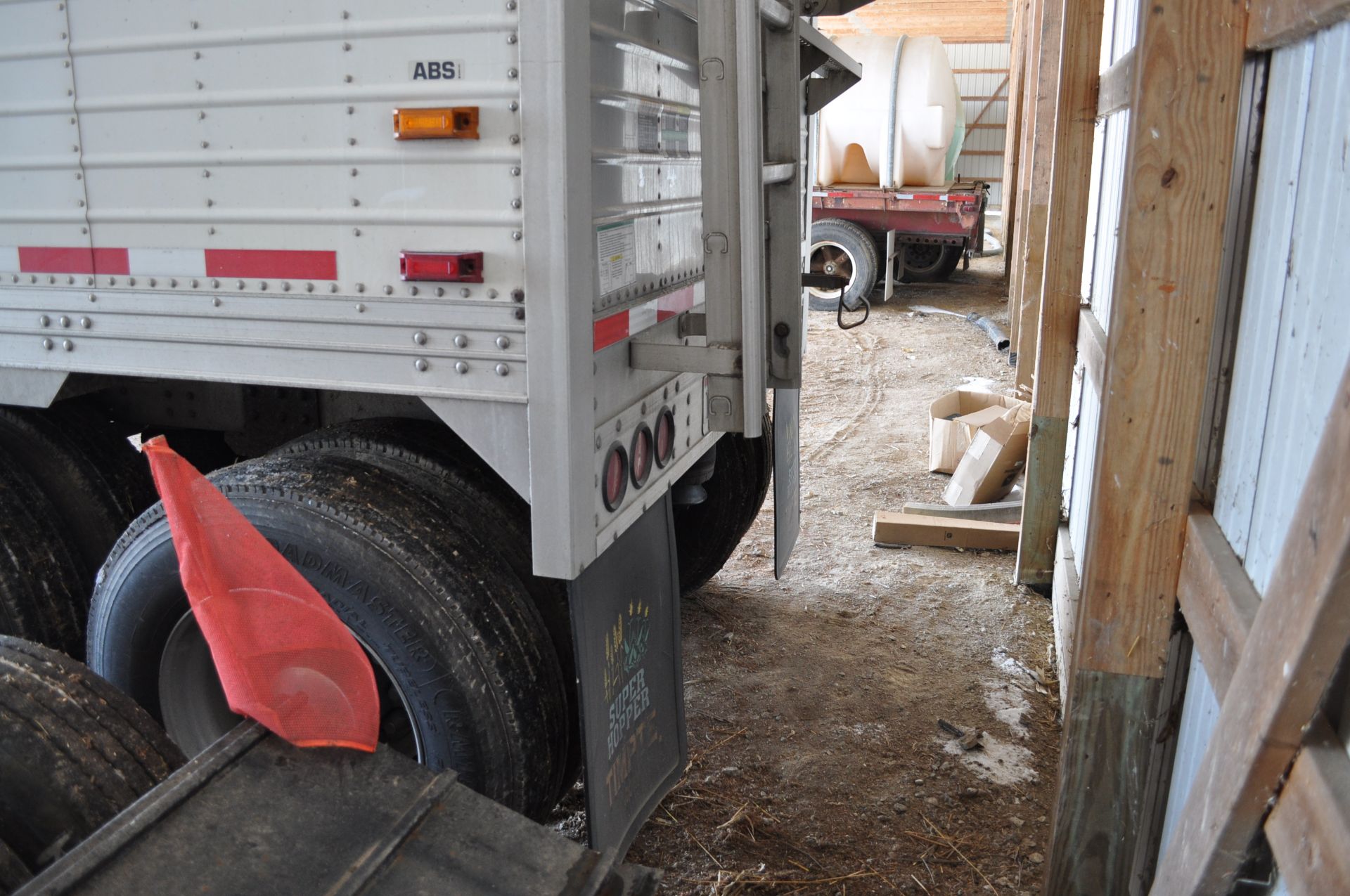 40’ 2006 Timpte hopper bottom trailer, commercial hoppers, 11R24.5 tires, air ride, 8 alum wheels, - Image 8 of 16