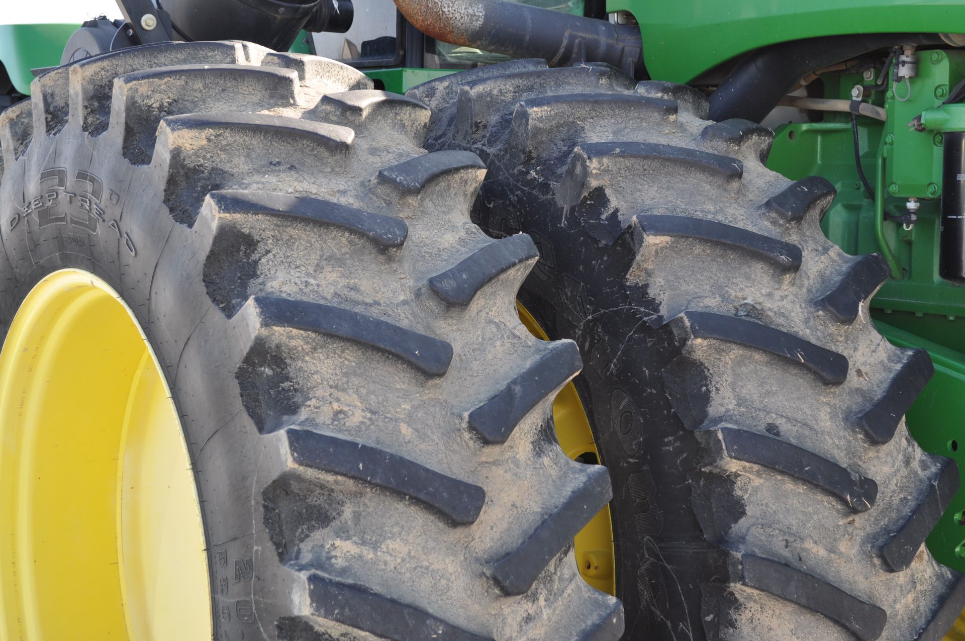 John Deere 9220 tractor, 4WD, 520/85R42 duals, power shift, rear wheel wts, 4 hyd remotes, 3pt, - Image 9 of 35