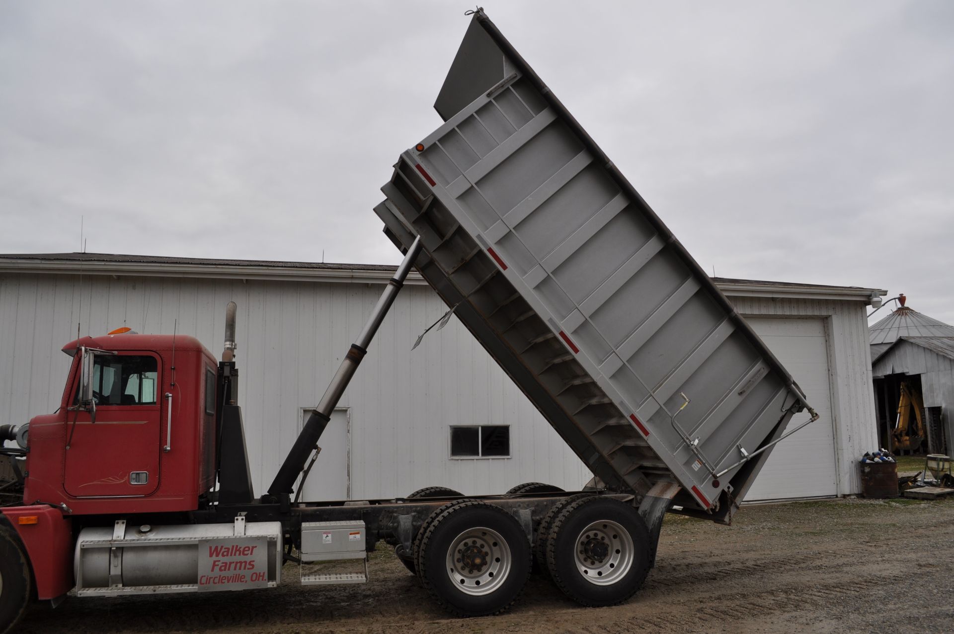 1991 Freightliner FLD dump truck, Cummins 855 Formula 350 engine, Eaton Performance 9 spd, 16’ Pro - Image 4 of 38