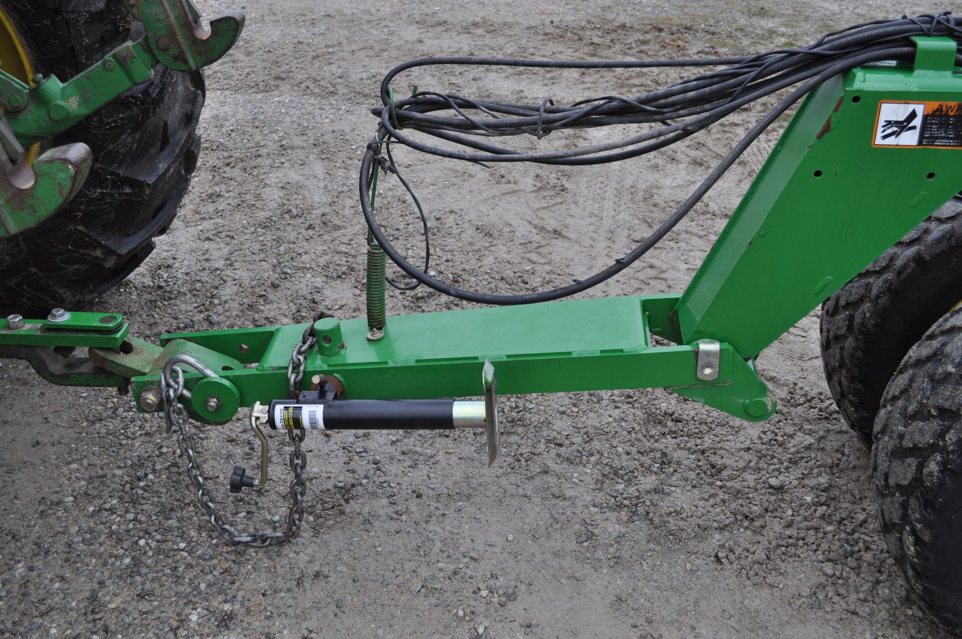 15’ John Deere 1590 grain drill, front dolly wheel, 7 ½” spacing, markers, lights, electric adjust - Image 21 of 21