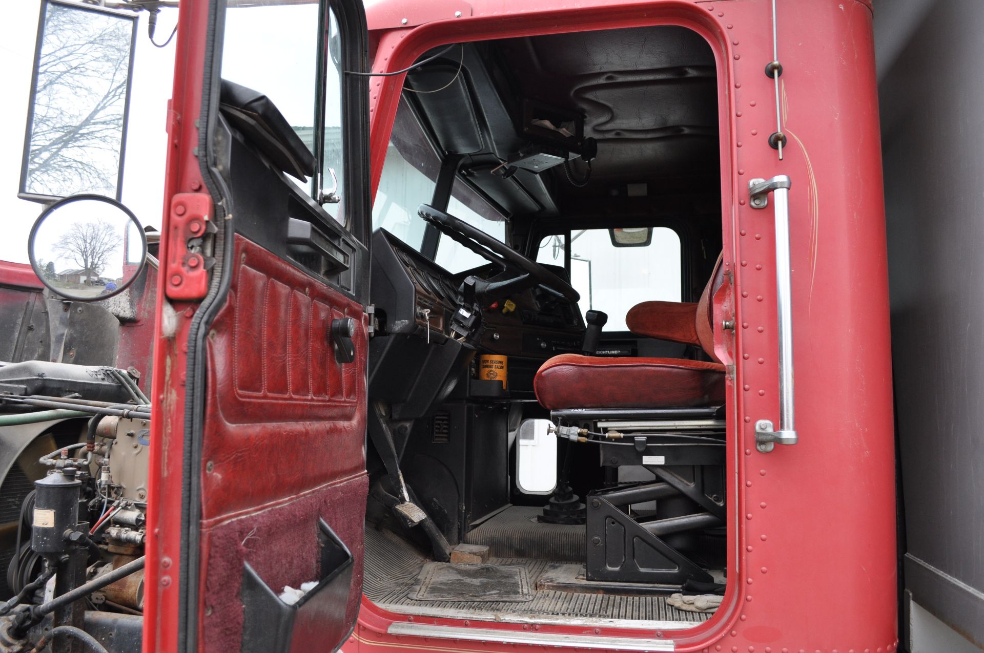 1991 Freightliner FLD dump truck, Cummins 855 Formula 350 engine, Eaton Performance 9 spd, 16’ Pro - Image 25 of 38