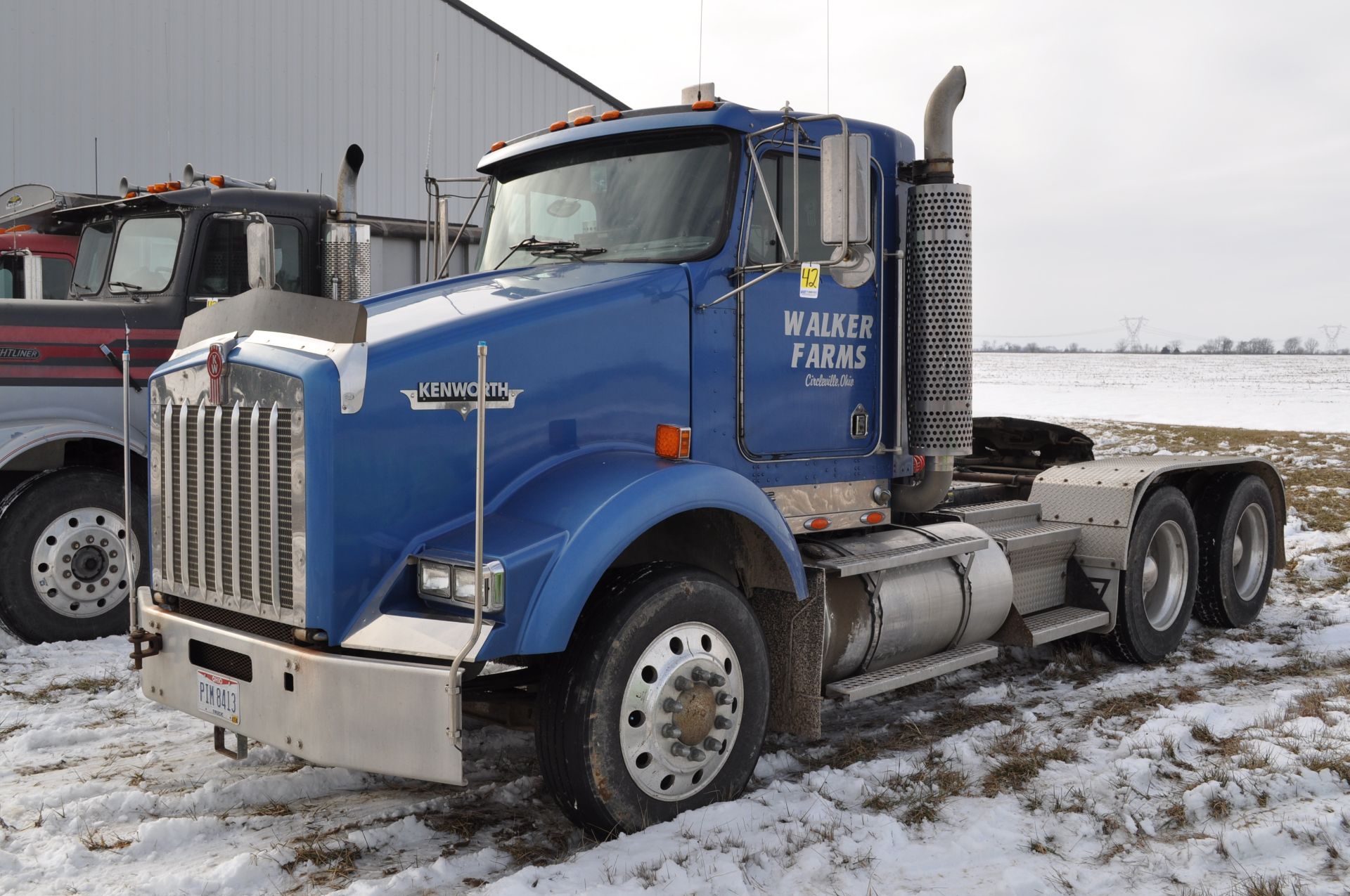 2004 Kenworth T-800 semi truck, daycab, 186” WB, CAT C-15 ACERT, 13 spd, engine brake, twin screw,