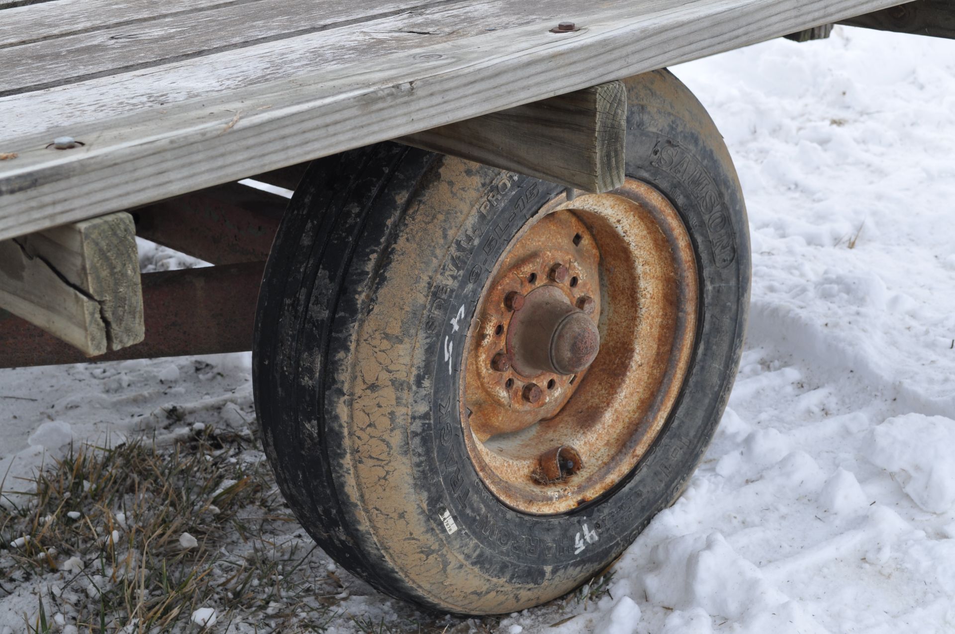 16’ flat rack hay wagon, rear standard - Image 6 of 11