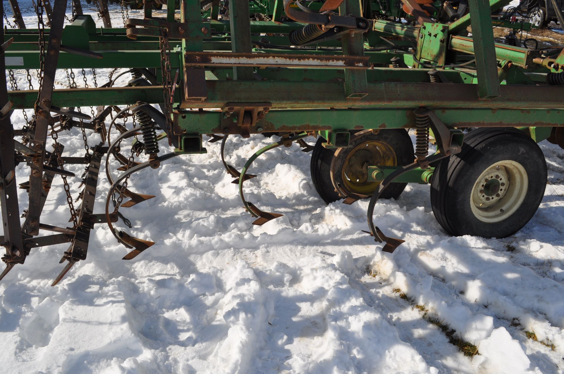 30’ John Deere 724 mulch finisher, front blades, walking tandems, 5 bar harrow, rear hitch and hyd - Image 18 of 22