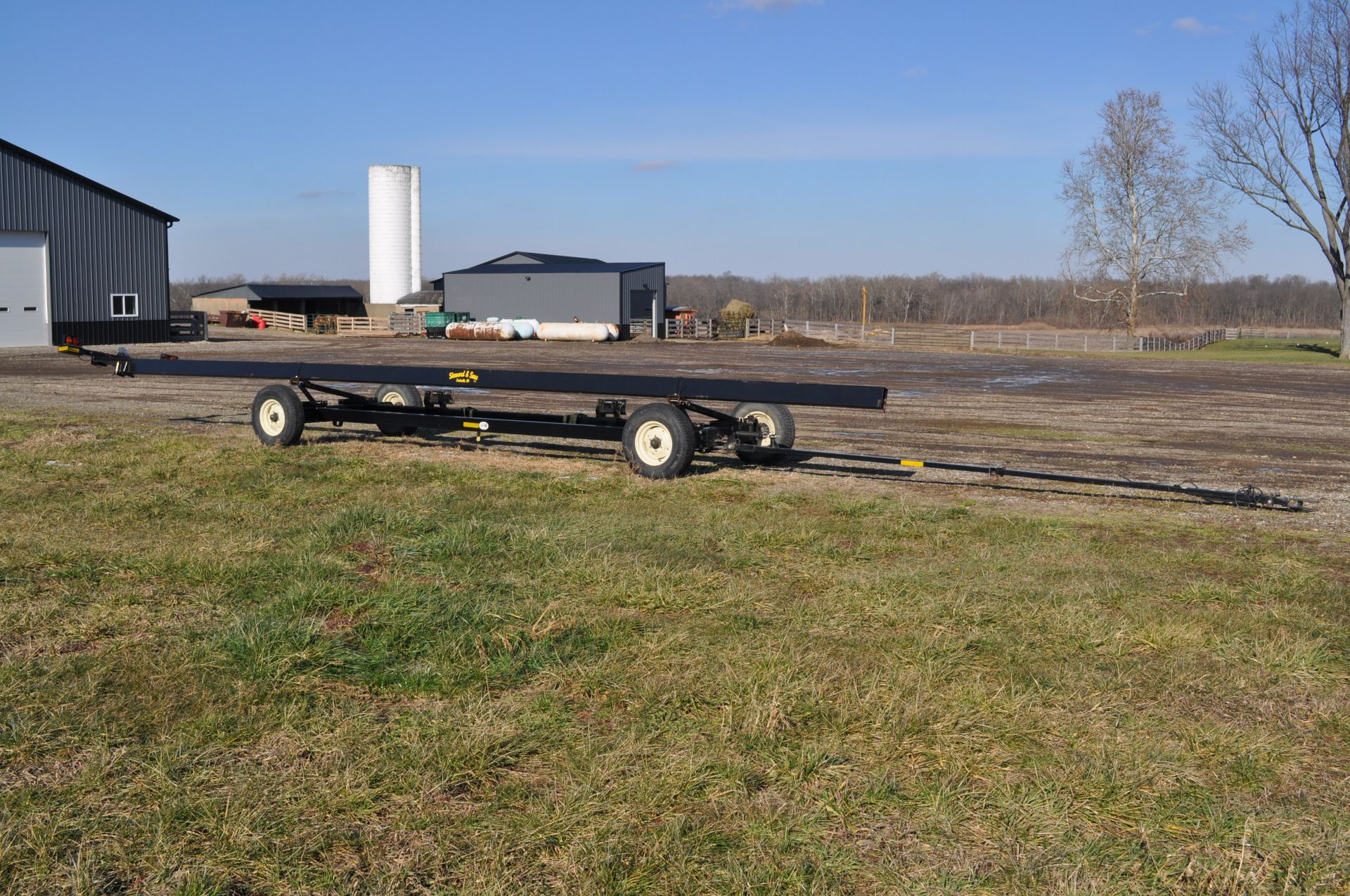 40’ J&M 1082 header cart, 235/85R16 tires, lights, folding tongue, SN 4018