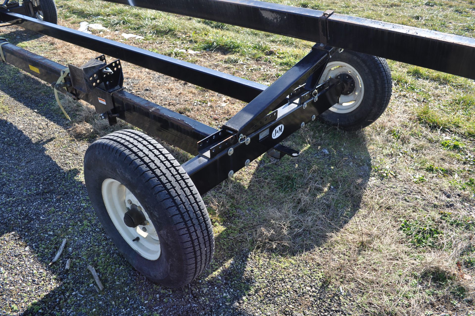 40’ J&M 1082 header cart, 235/85R16 tires, lights, folding tongue, SN 4018 - Image 9 of 15