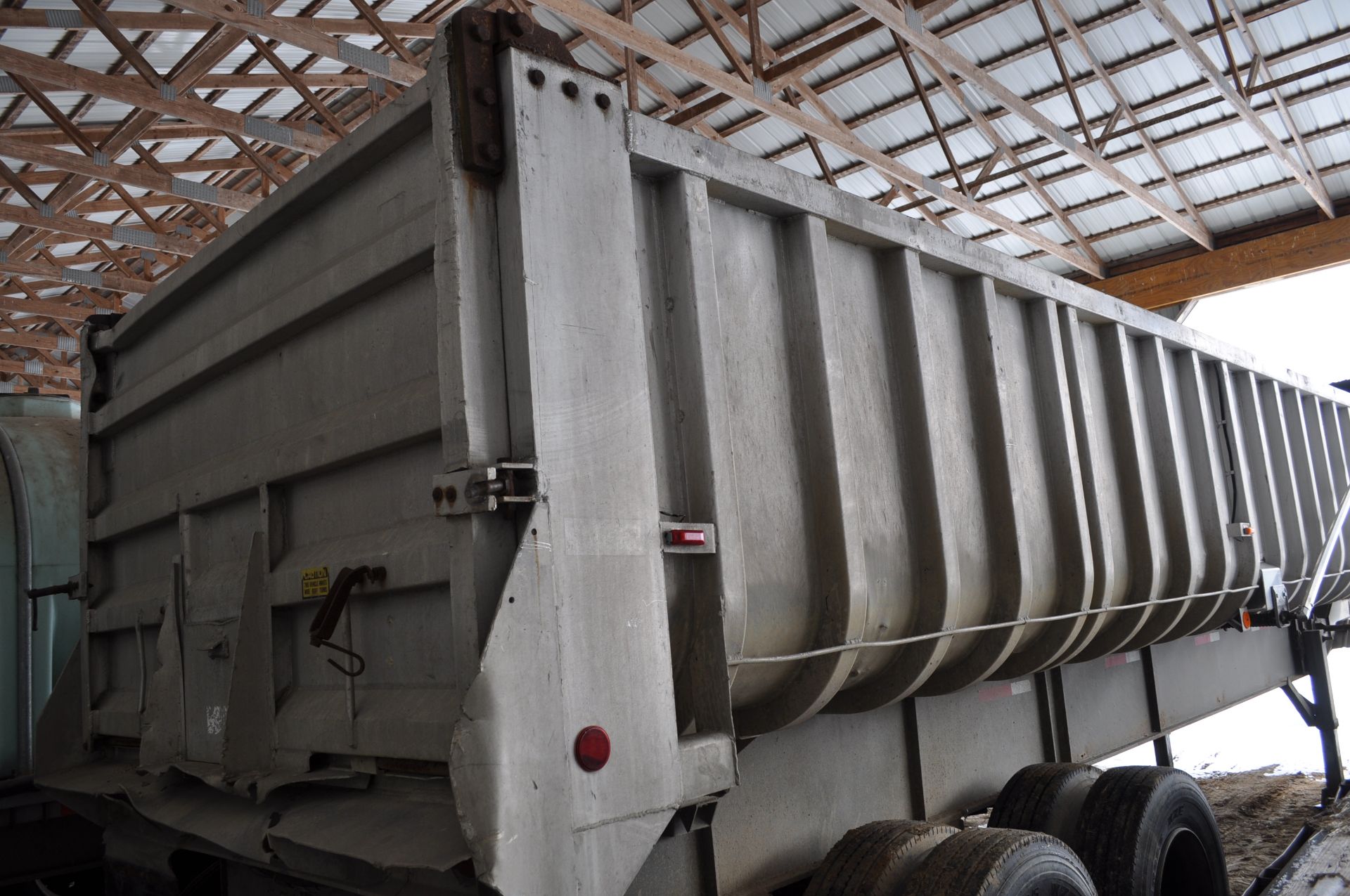 30’ Hobbs frame dump trailer, steel frame, alum dump, tri axle, 11R22.5 tires, tarp, coal chute, - Image 15 of 23