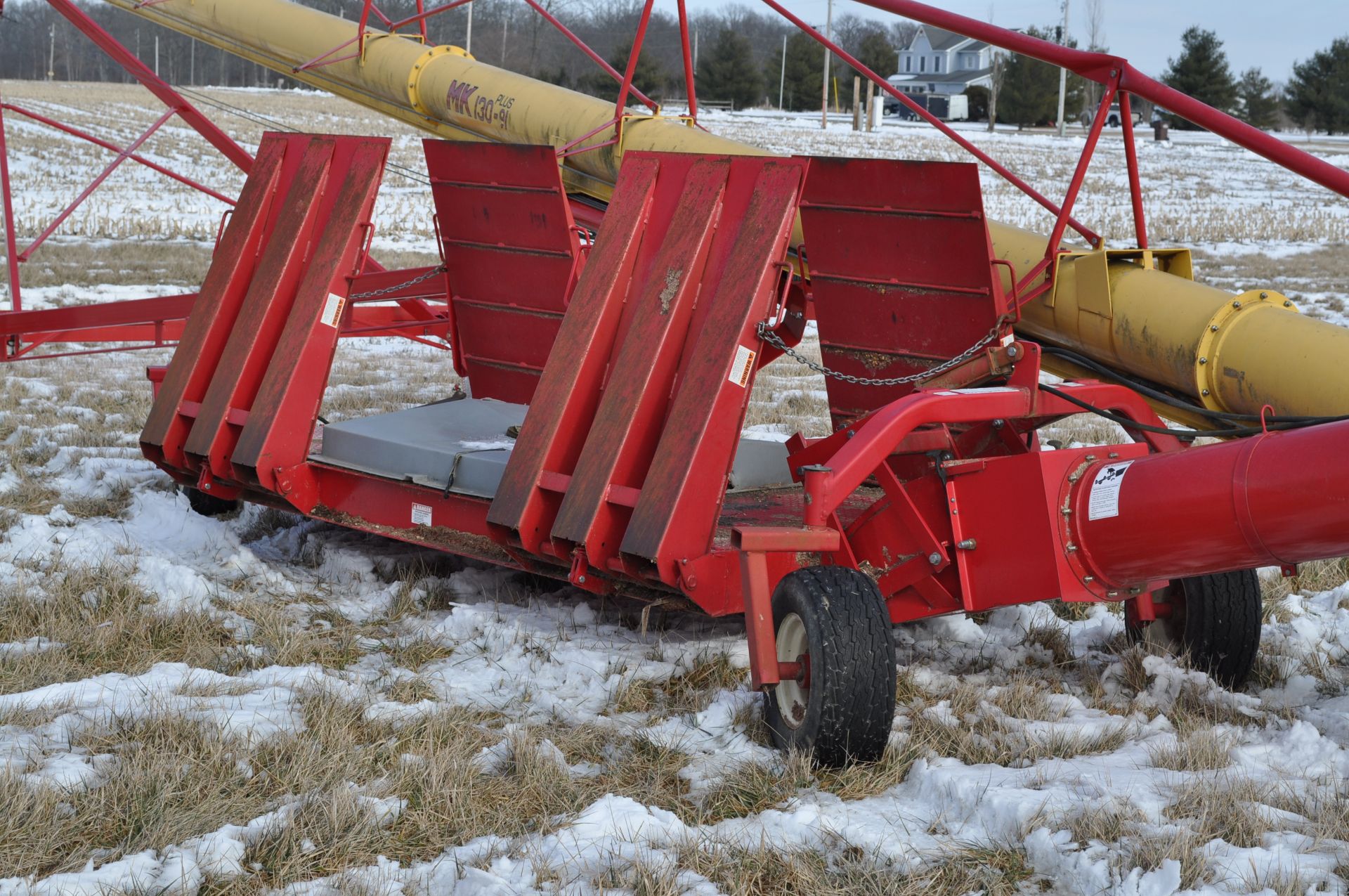 Westfield MK 130-91 plus auger, w/ Pit Express drive over unload, 540 PTO, hyd raise - Image 4 of 13
