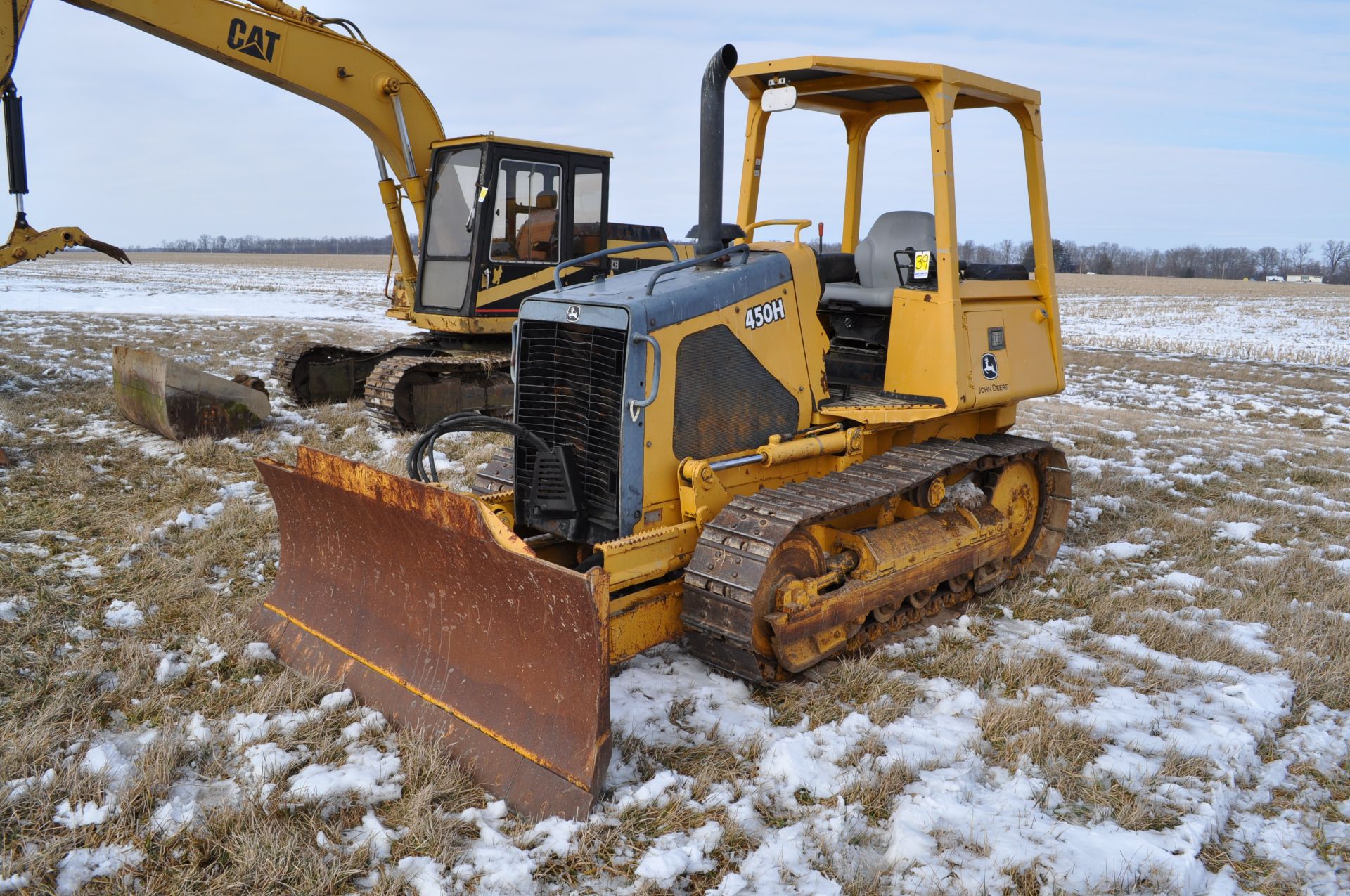 John Deere 450 H dozer, 7 ½’ 6-way blade, 14” tracks, 3597 hrs, SN T0450HX908678