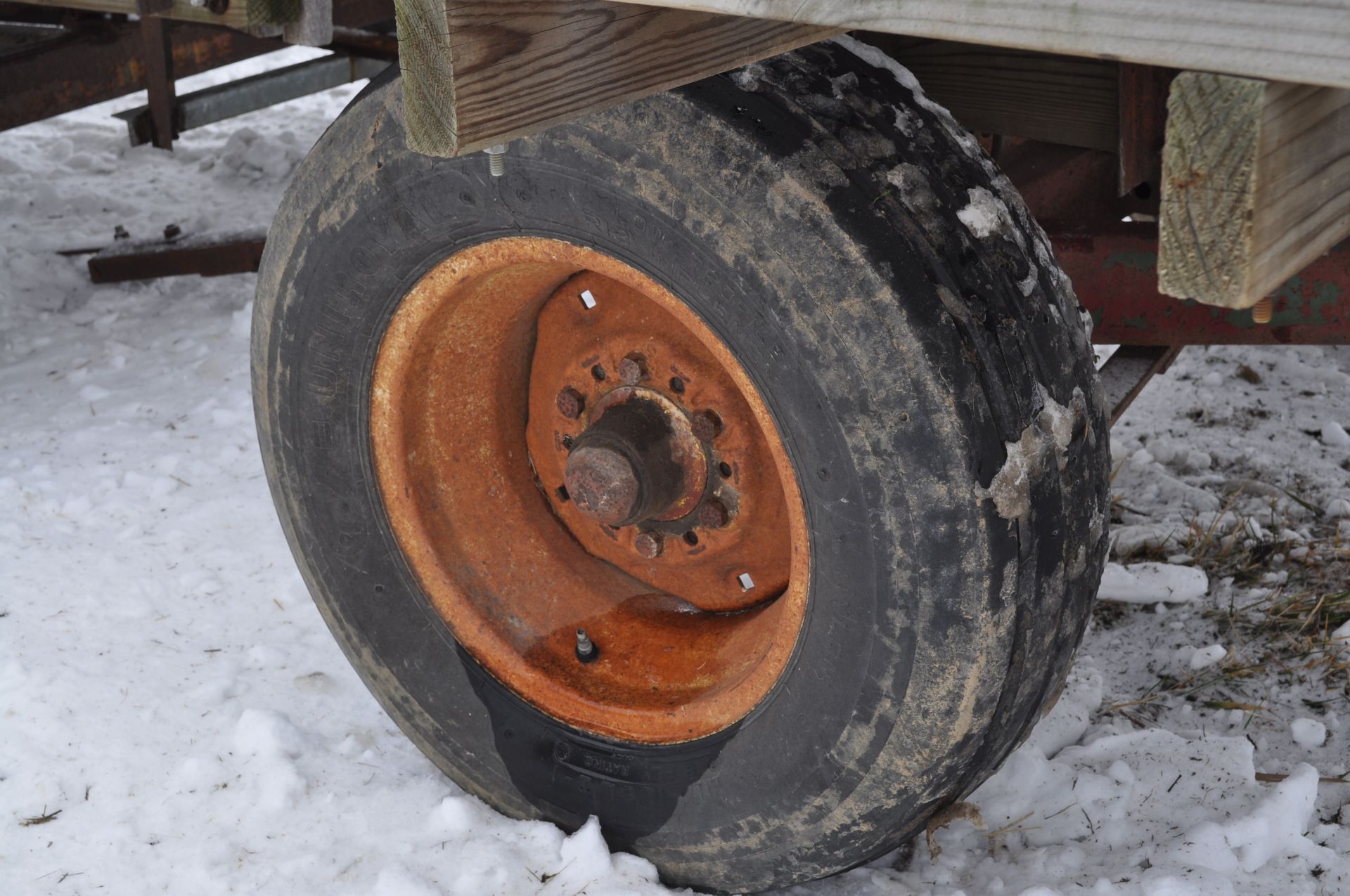 16’ flat rack hay wagon, rear standard - Image 5 of 11