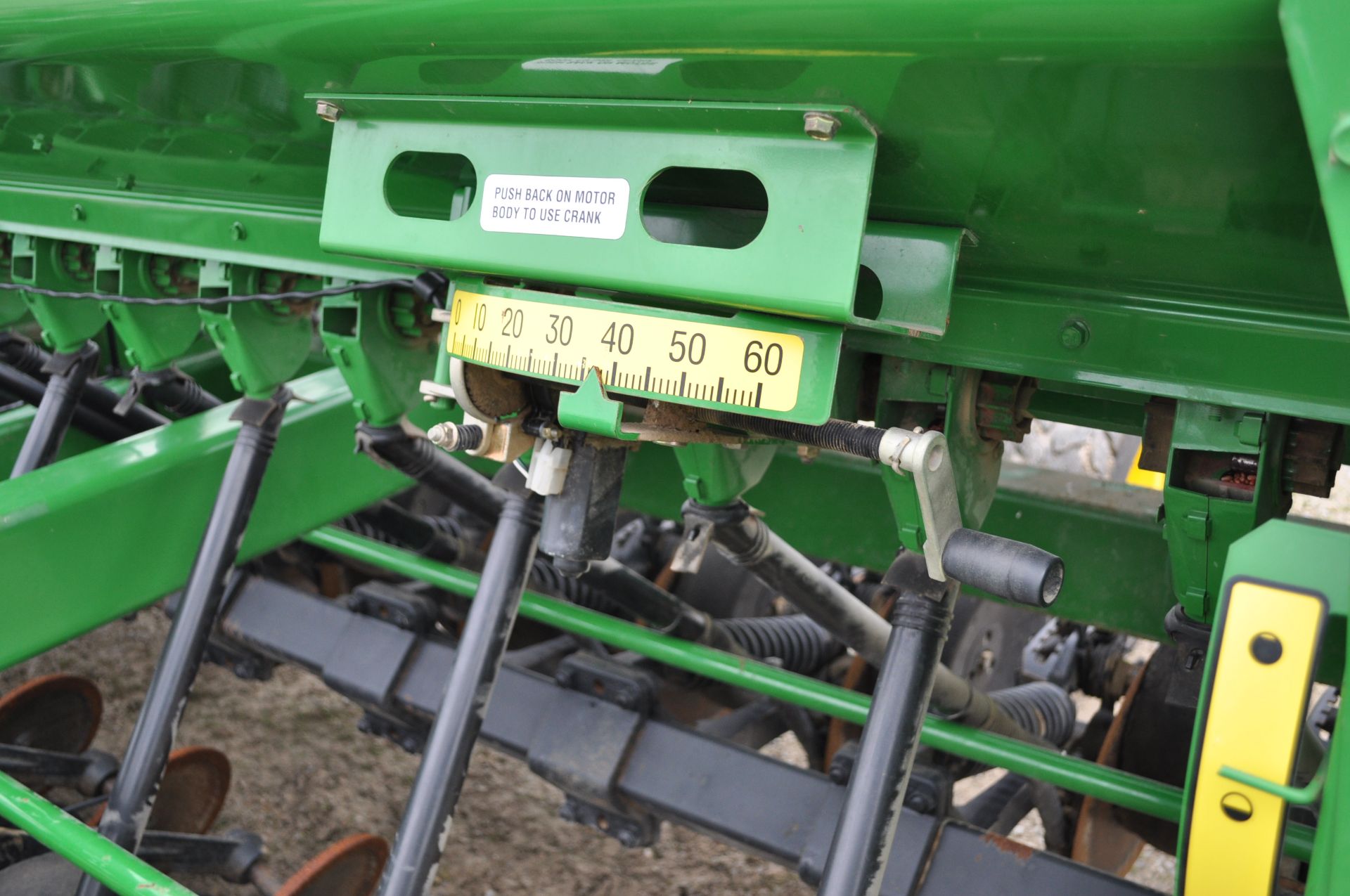 15’ John Deere 1590 grain drill, front dolly wheel, 7 ½” spacing, markers, lights, electric adjust - Image 8 of 21