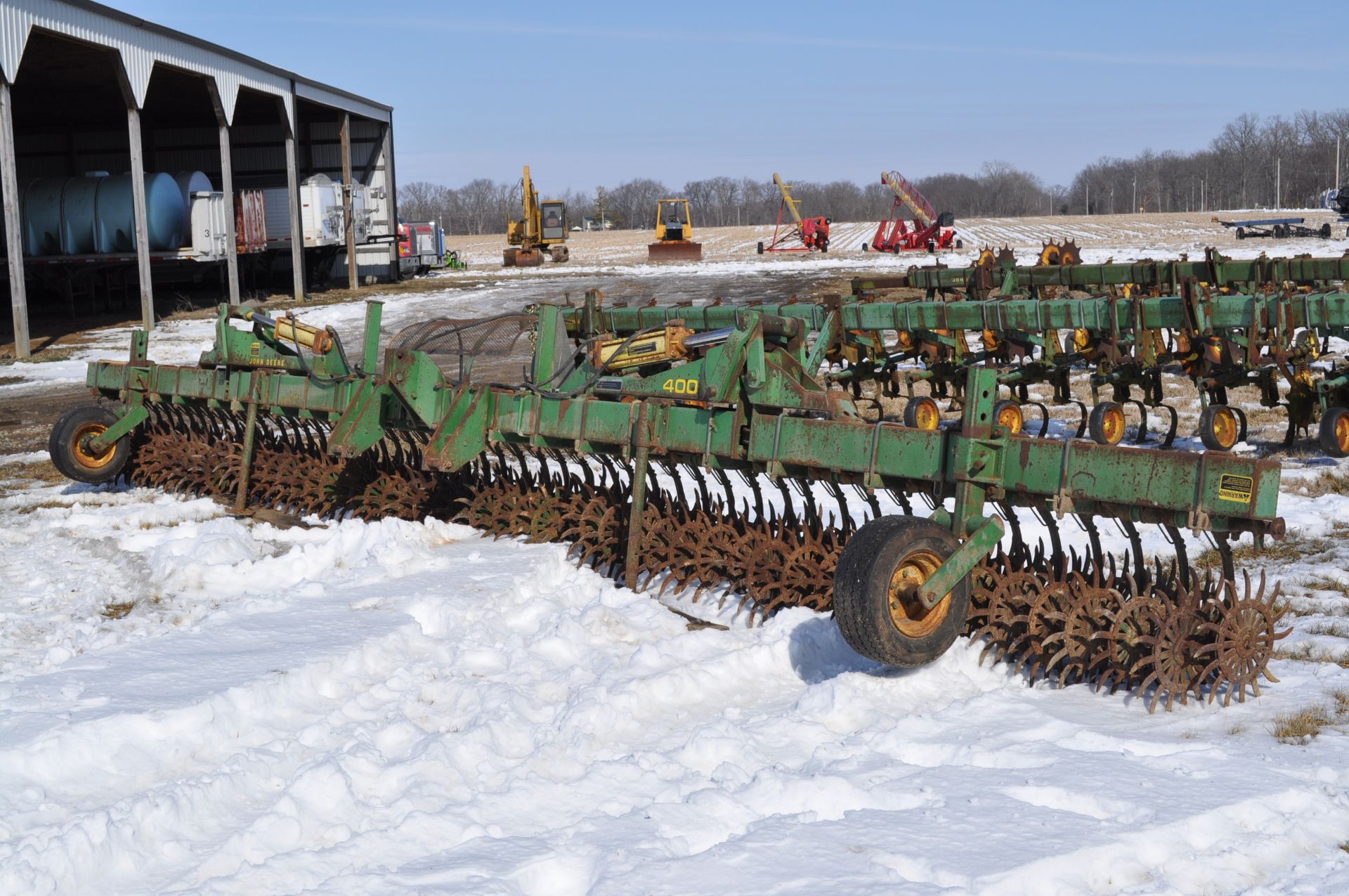 30’ John Deere 400 rotary hoe, 3pt, hyd fold, wing gauge wheels, SN 001820 - Image 2 of 25