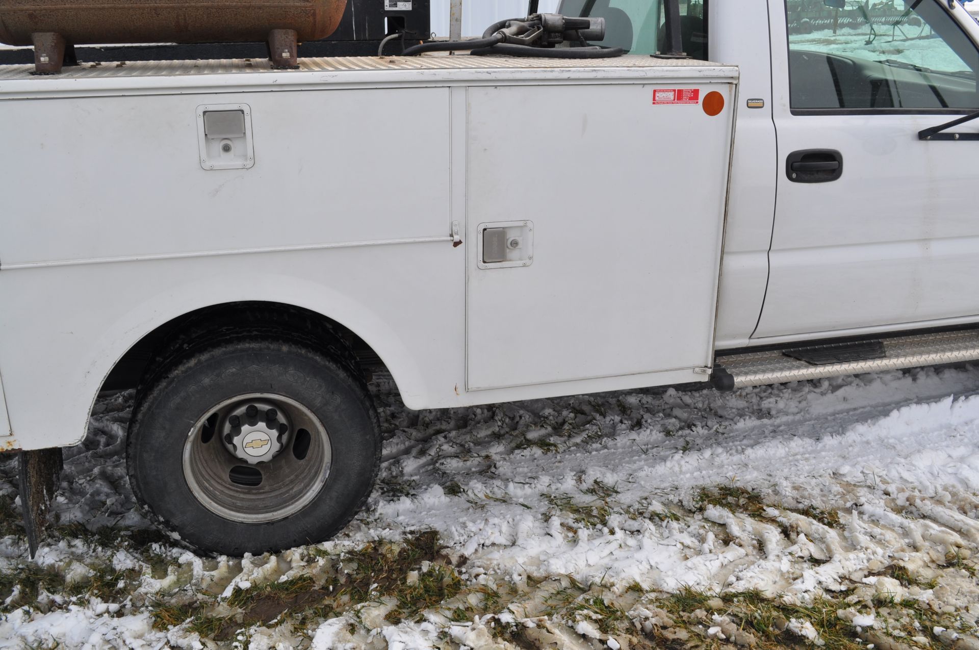 2003 Chevy 3500 service truck, standard cab, V-8 gas, automatic, 4x4, DRW, 42,206 miles, 9’ Stahl - Image 10 of 48