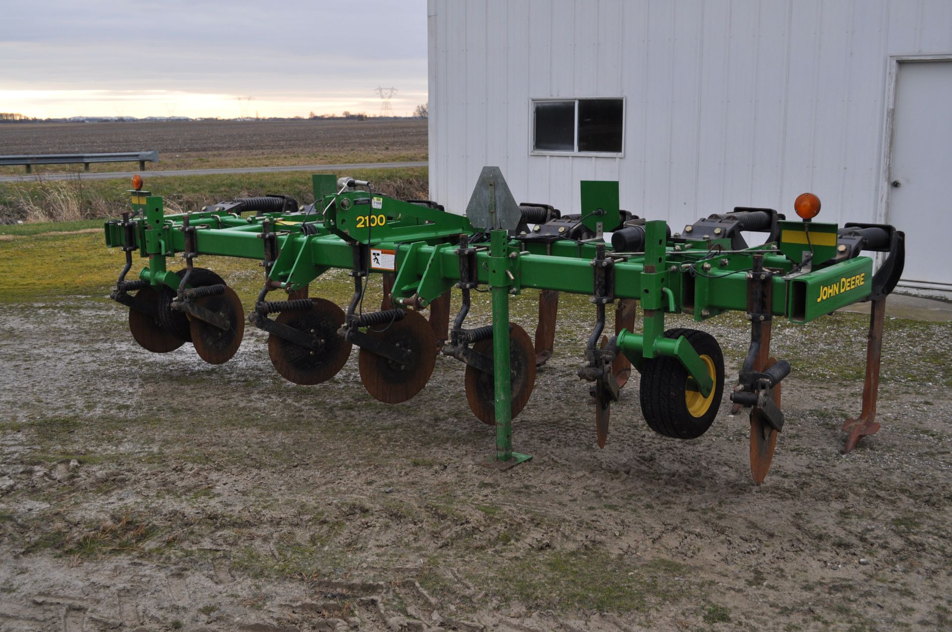 7-shank John Deere 2100 inline ripper, 3pt, leading coulters, shin guards, depth wheels, lights, - Image 2 of 16