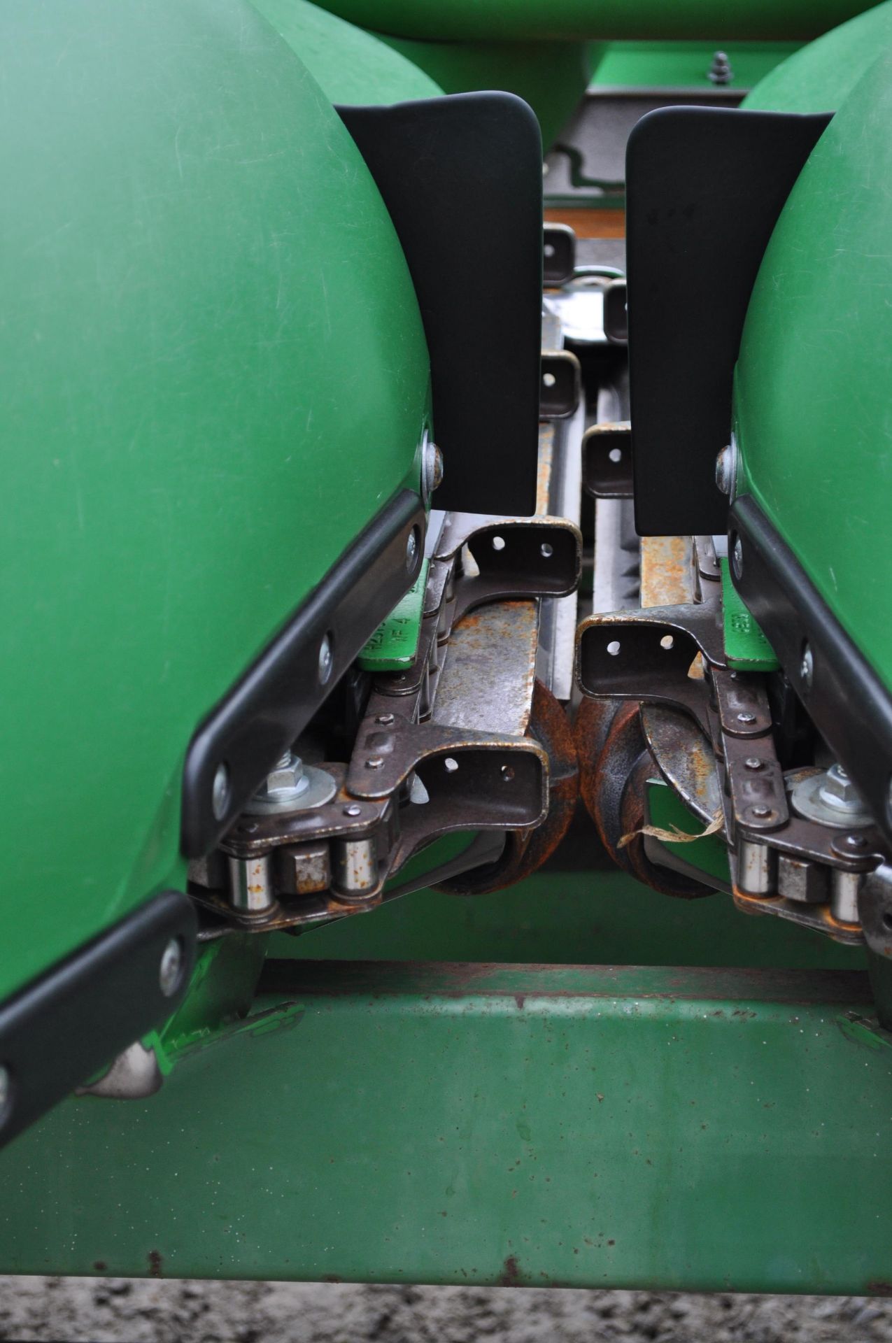 John Deere 612C corn head, height sensors, row sense, knife rolls, (2) NDY stalk stompers, SN - Image 15 of 27