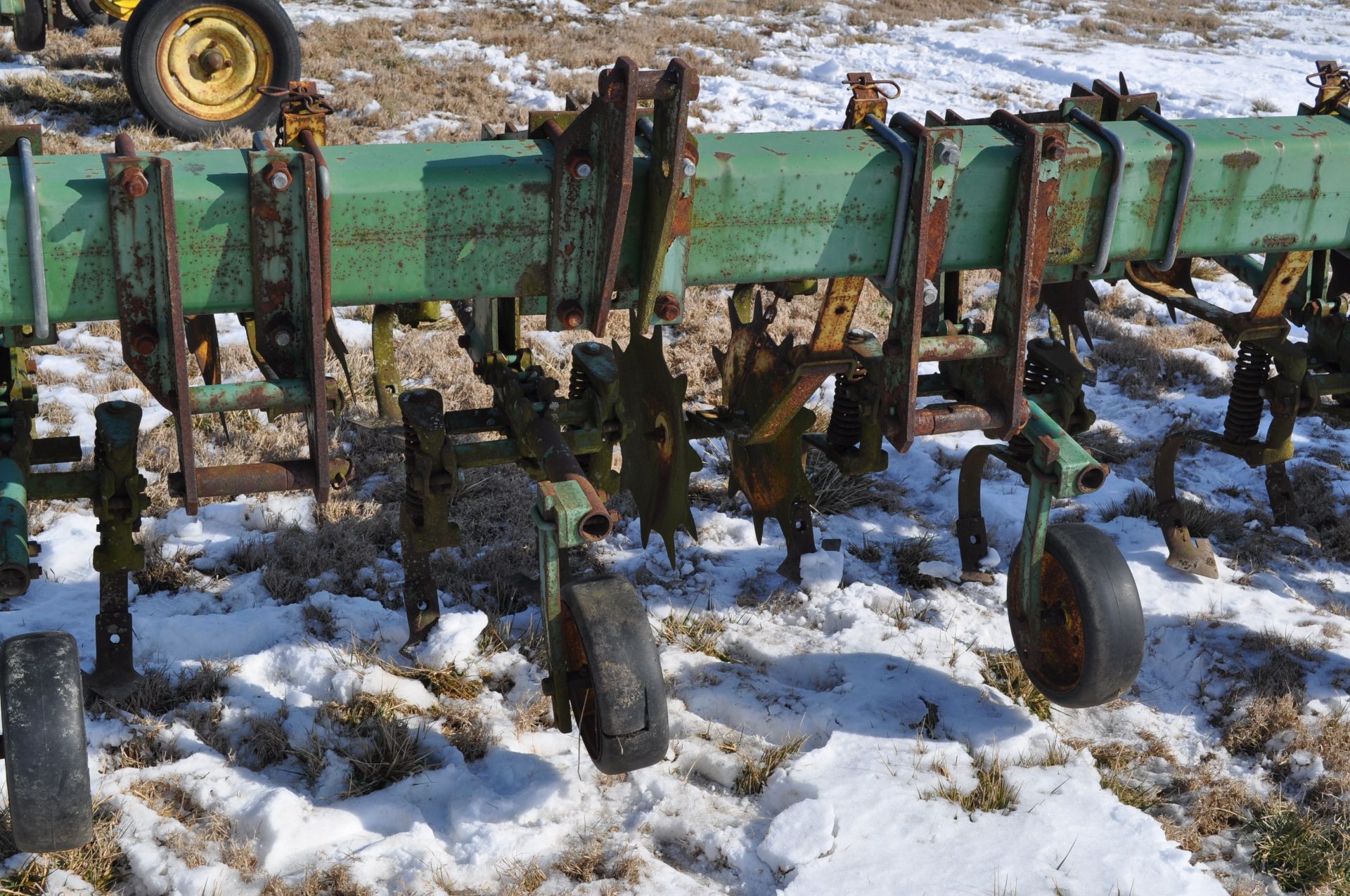 16 row x 30” John Deere row crop cultivator, 3pt, end transport - Image 10 of 14