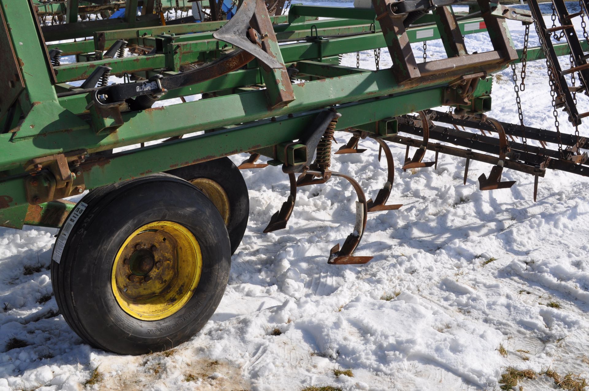 30’ John Deere 724 mulch finisher, front blades, walking tandems, 5 bar harrow, rear hitch and hyd - Image 12 of 22