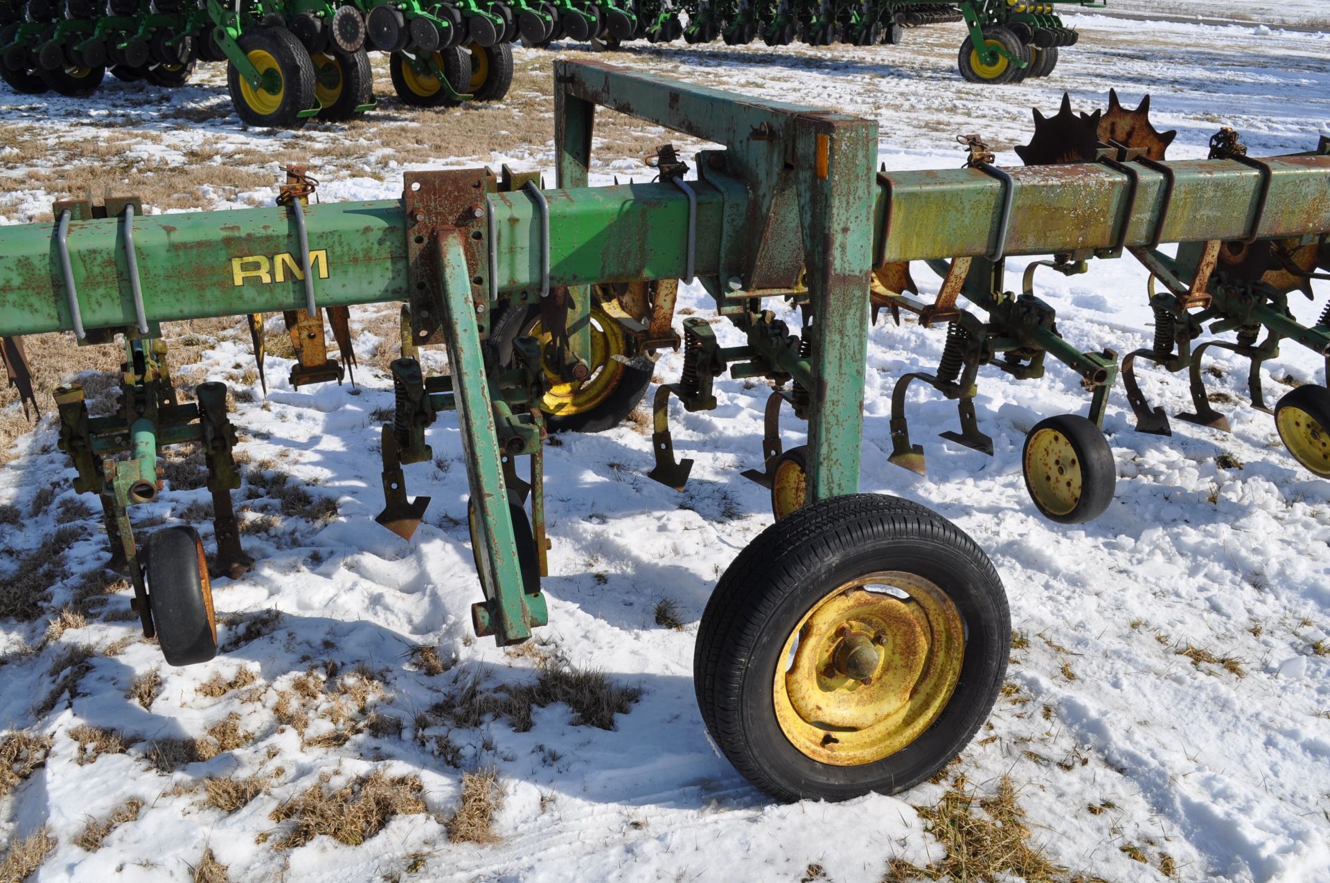 16 row x 30” John Deere row crop cultivator, 3pt, end transport - Image 12 of 14