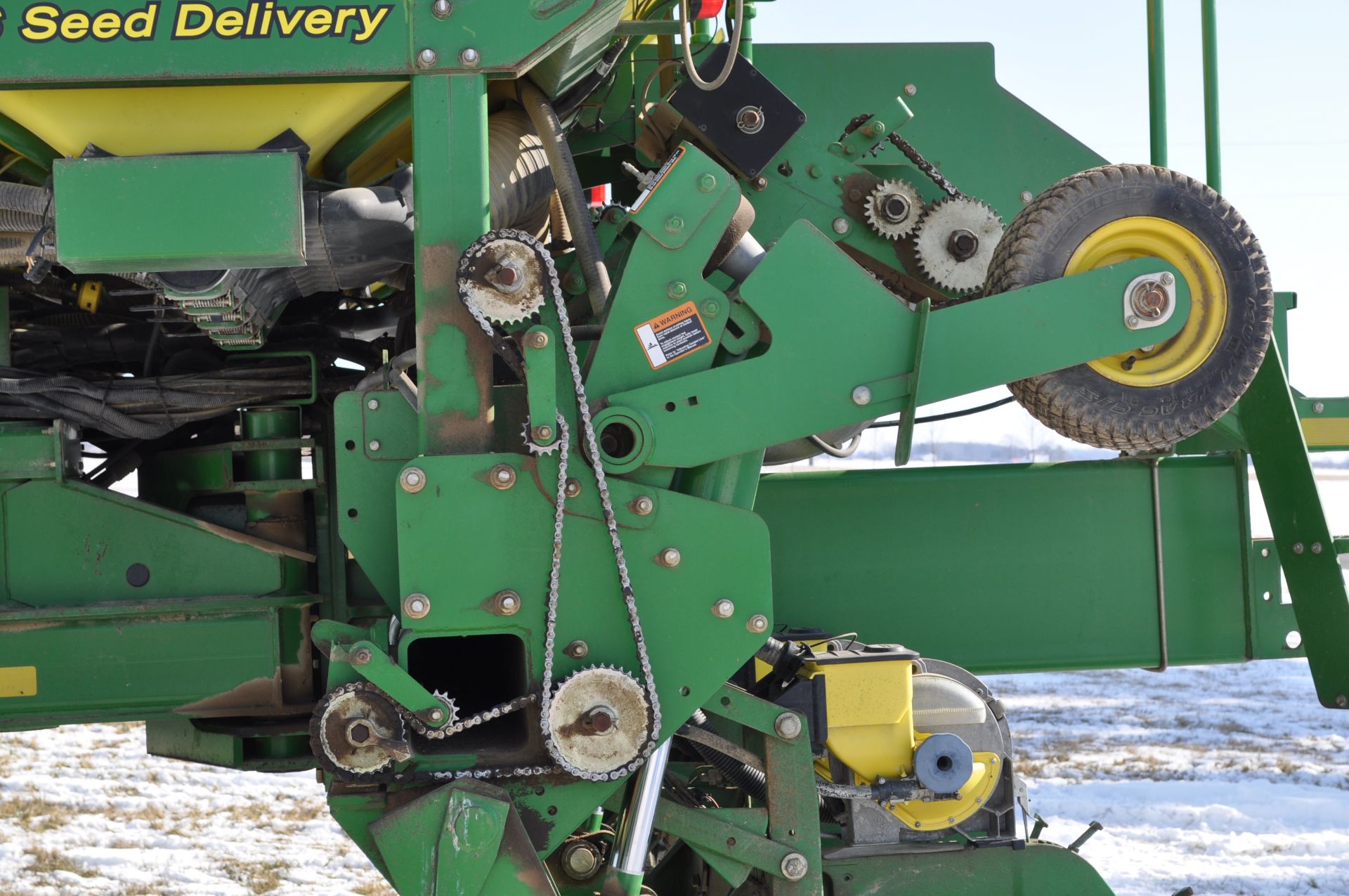 John Deere 1770 NT 24 row 30” planter, front fold, CCS, Refuge Plus tank, markers, no-till coulters, - Image 15 of 25